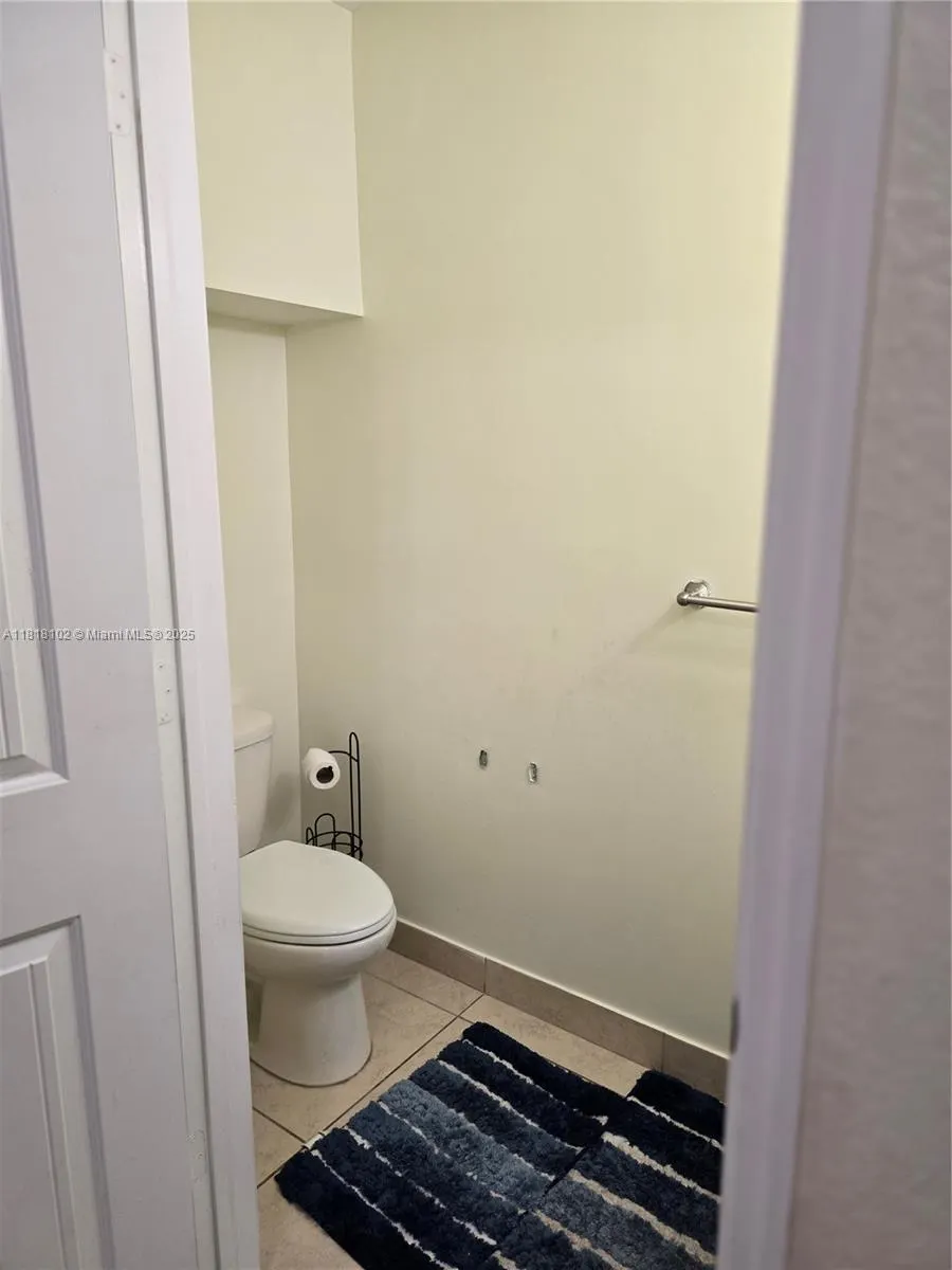 146 SW 7th Ct