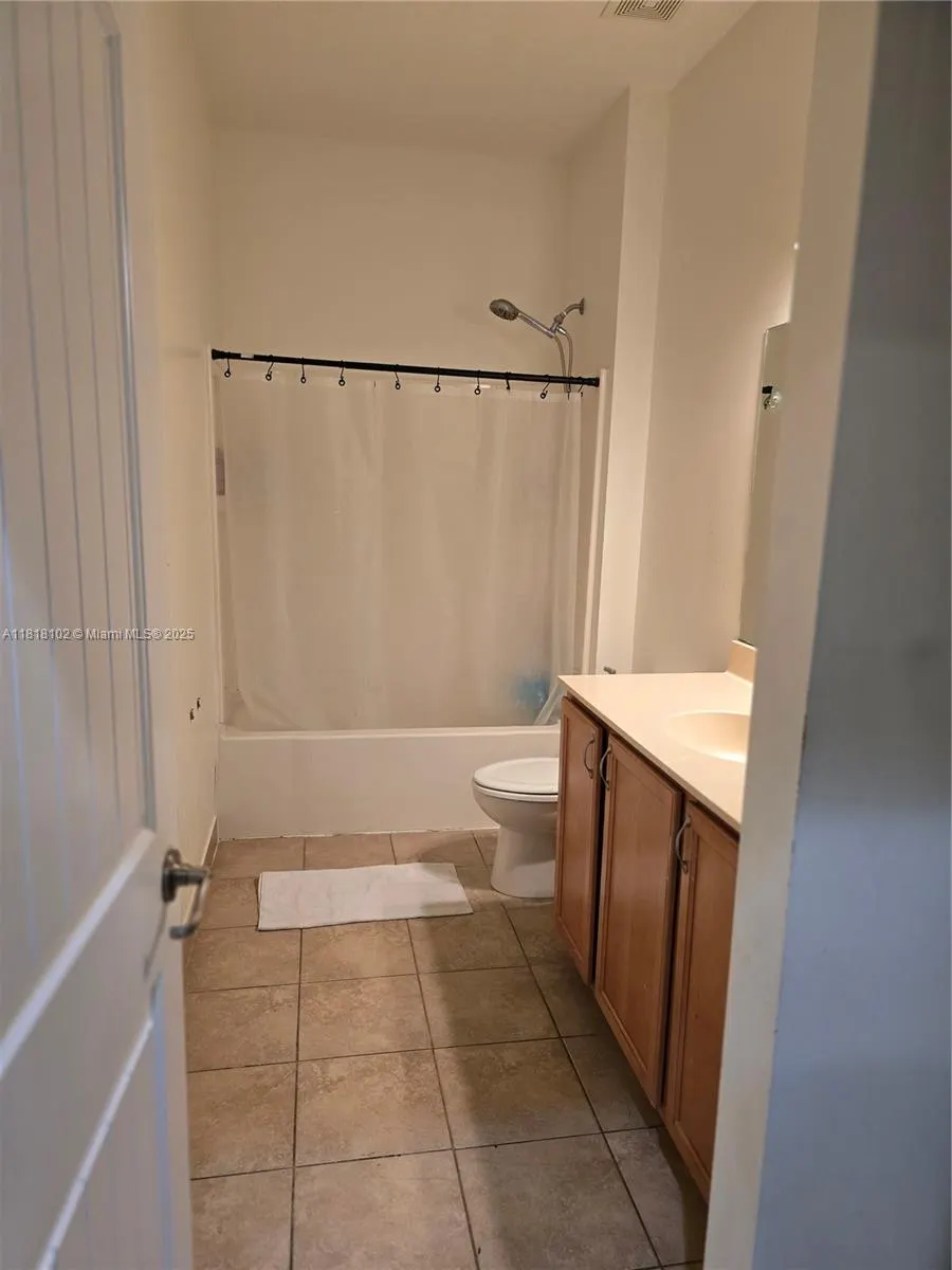 146 SW 7th Ct