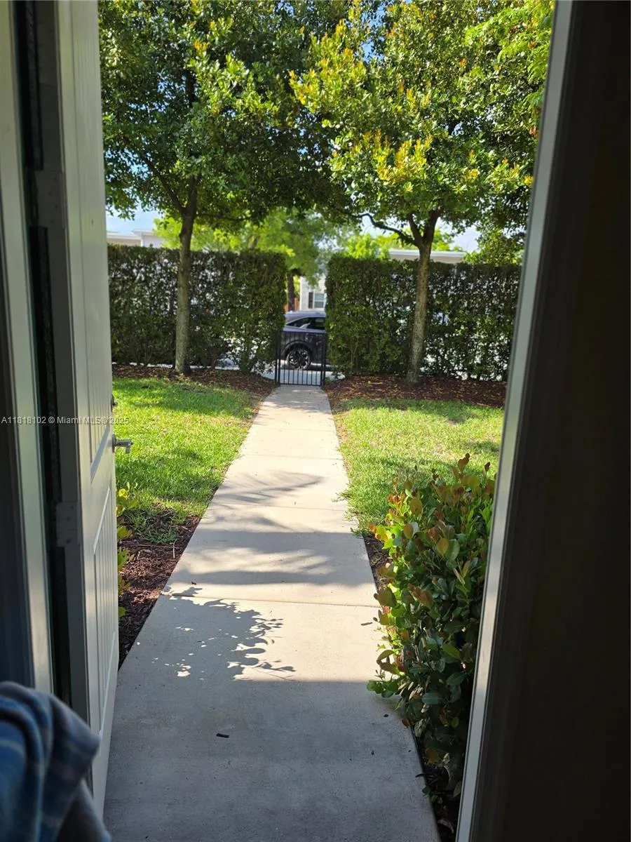 146 SW 7th Ct