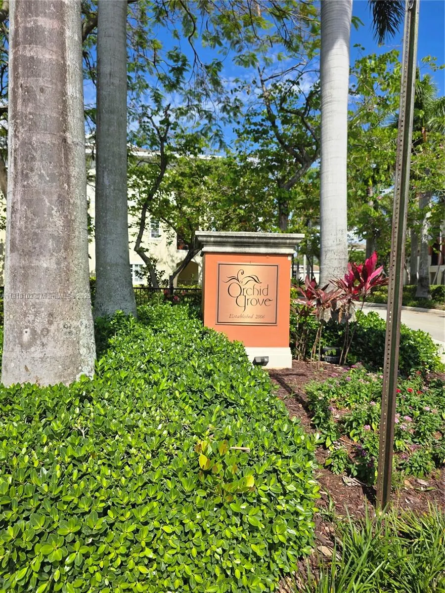 146 SW 7th Ct