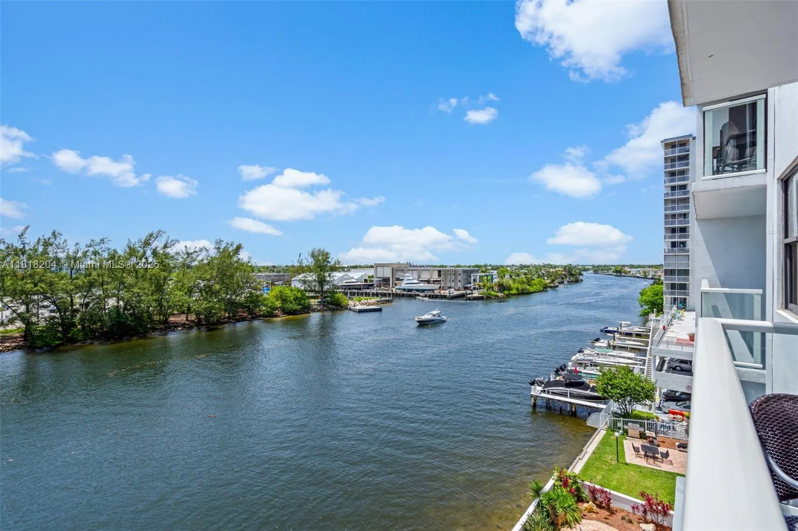 1401 N Riverside Dr, #604