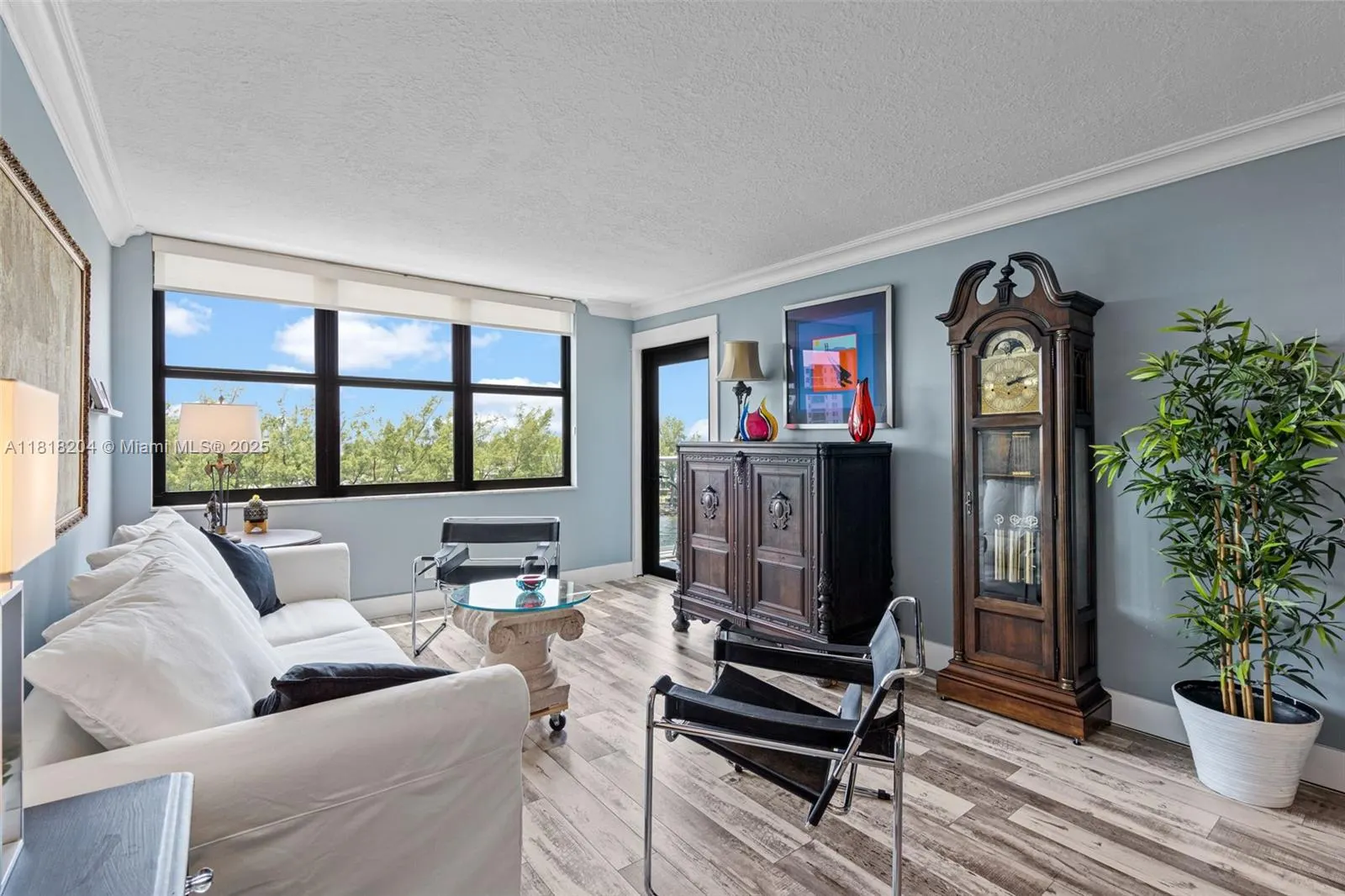 1401 N Riverside Dr, #604