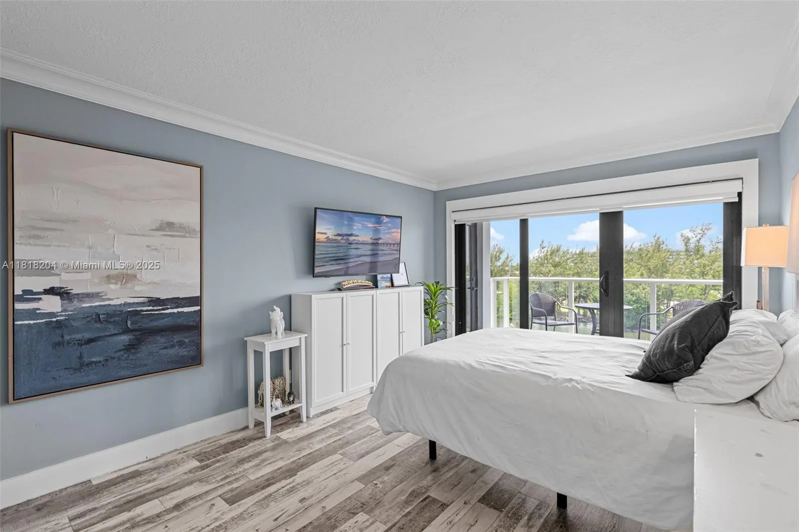 1401 N Riverside Dr, #604