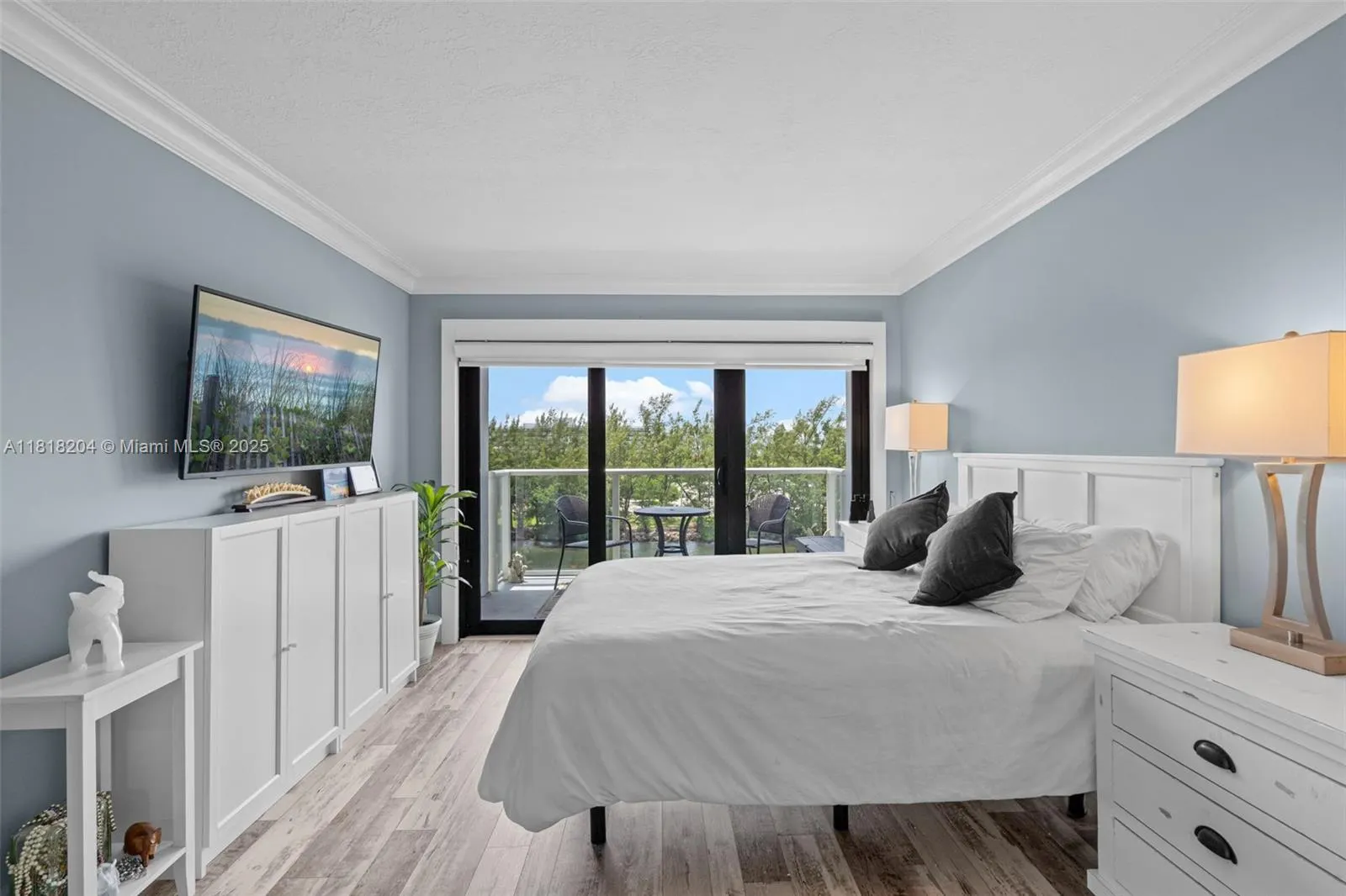 1401 N Riverside Dr, #604