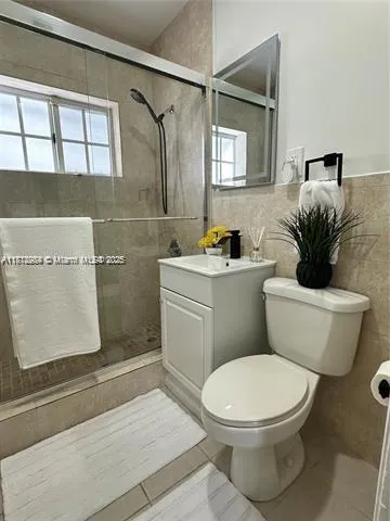 280 NE 169th St