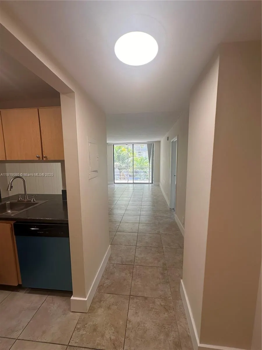 2935 NE 163rd St, #3P