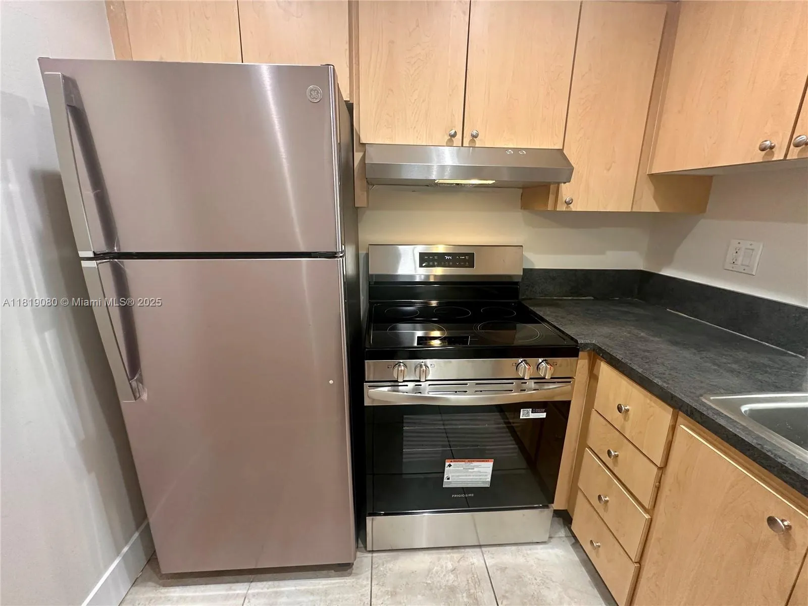 2935 NE 163rd St, #3P