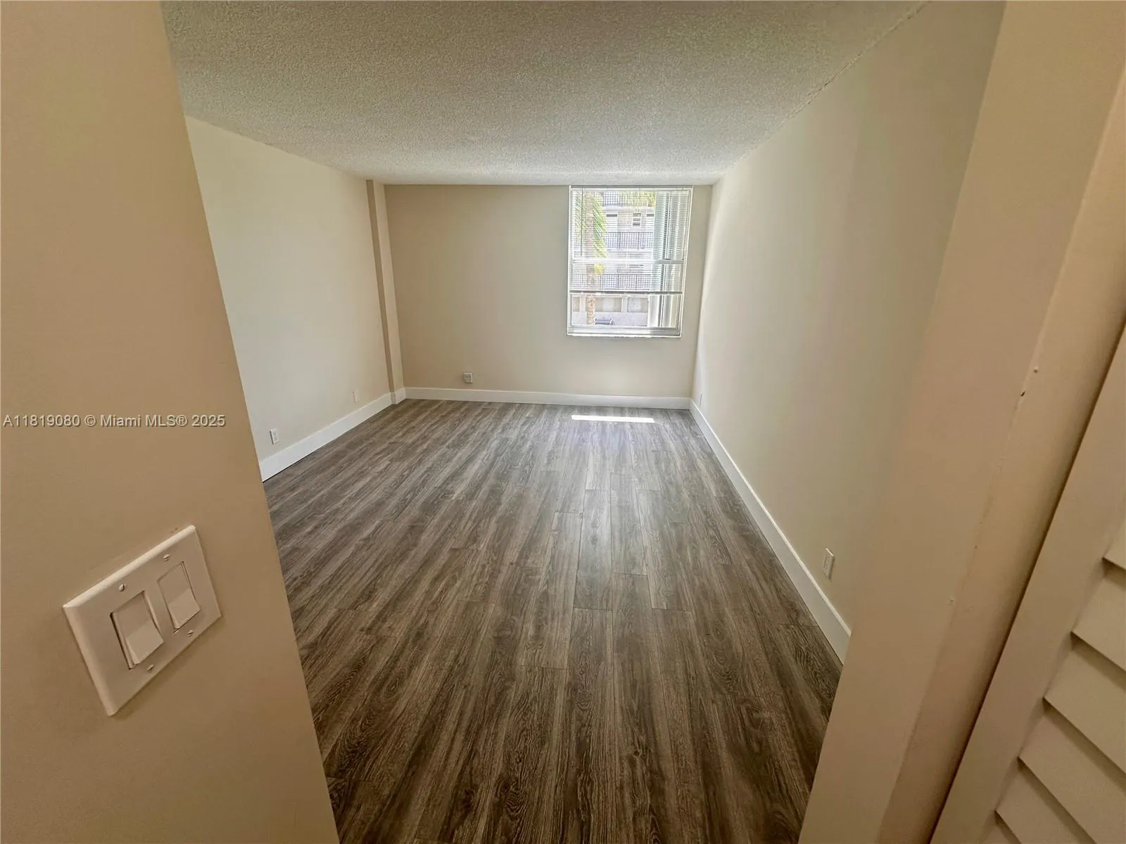 2935 NE 163rd St, #3P