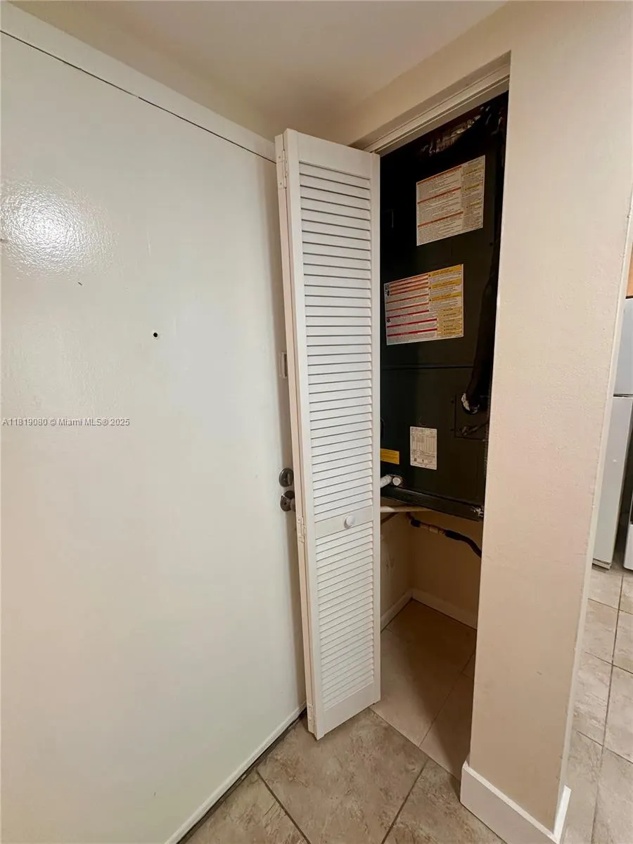 2935 NE 163rd St, #3P