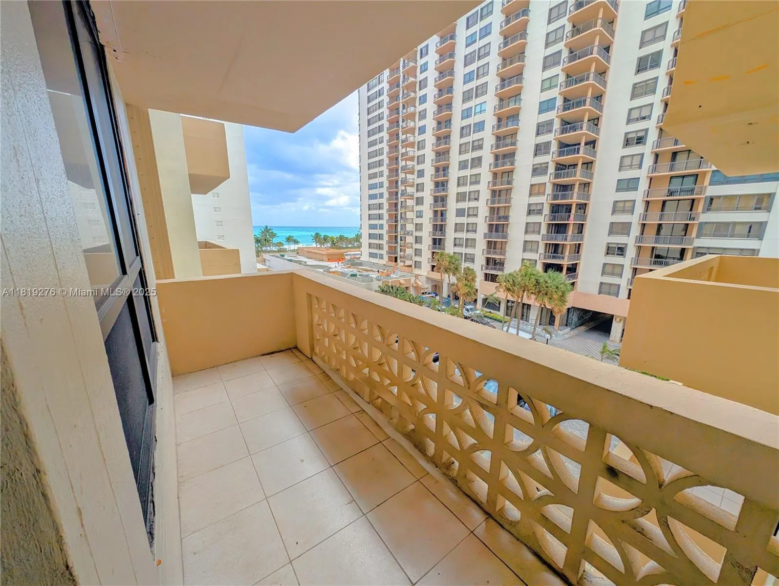 10185 Collins Ave, #609