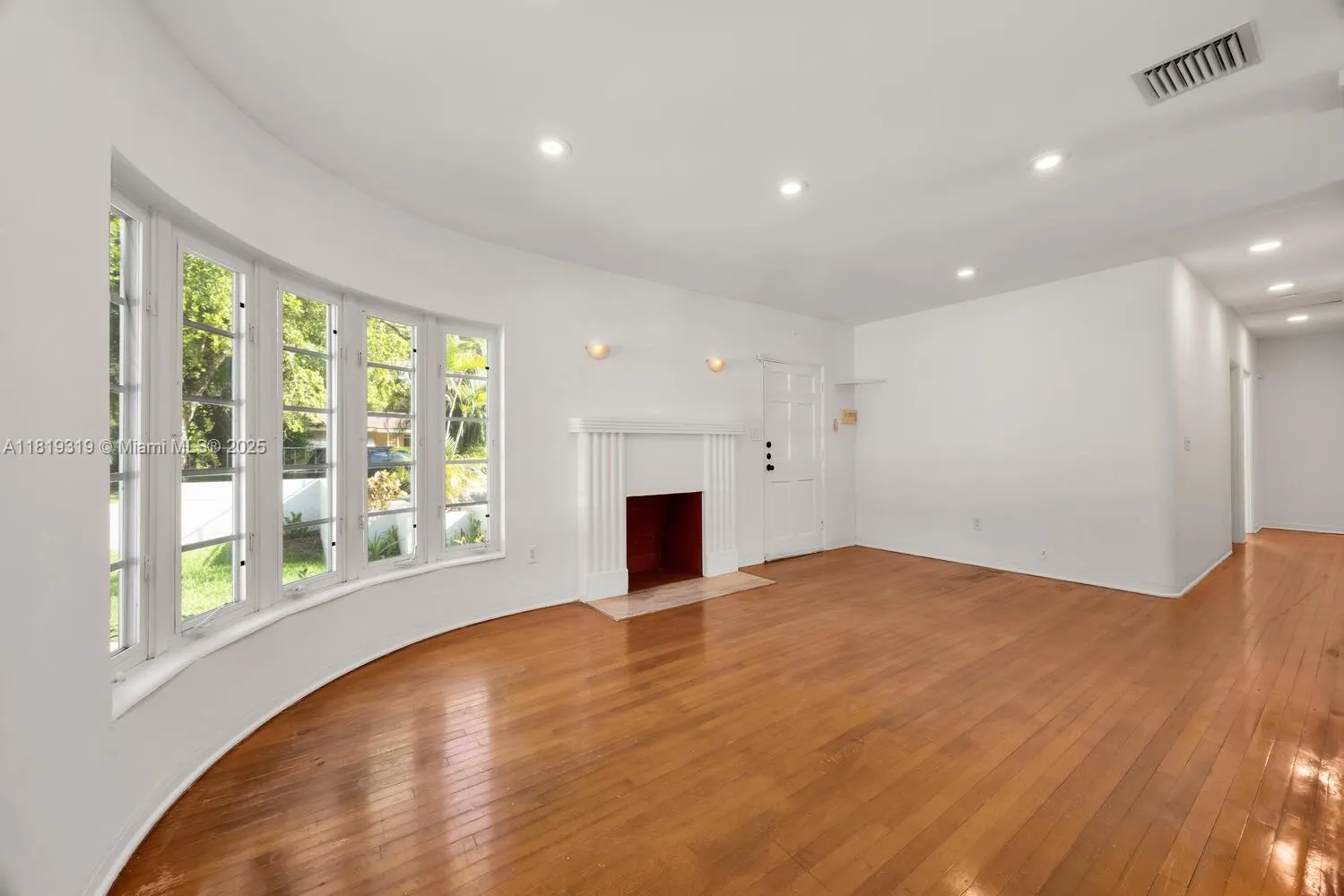 1409 Medina Ave
