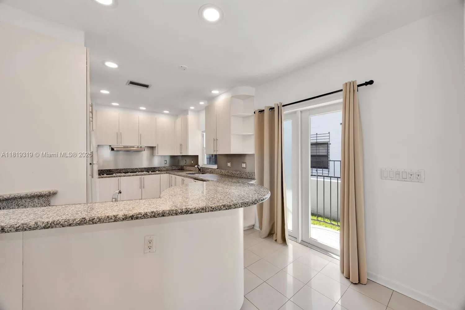 1409 Medina Ave