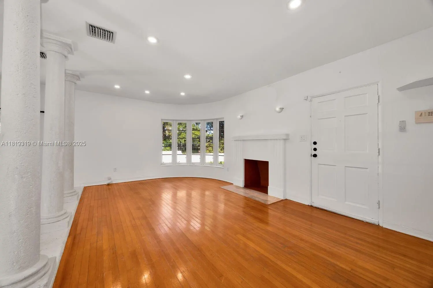 1409 Medina Ave