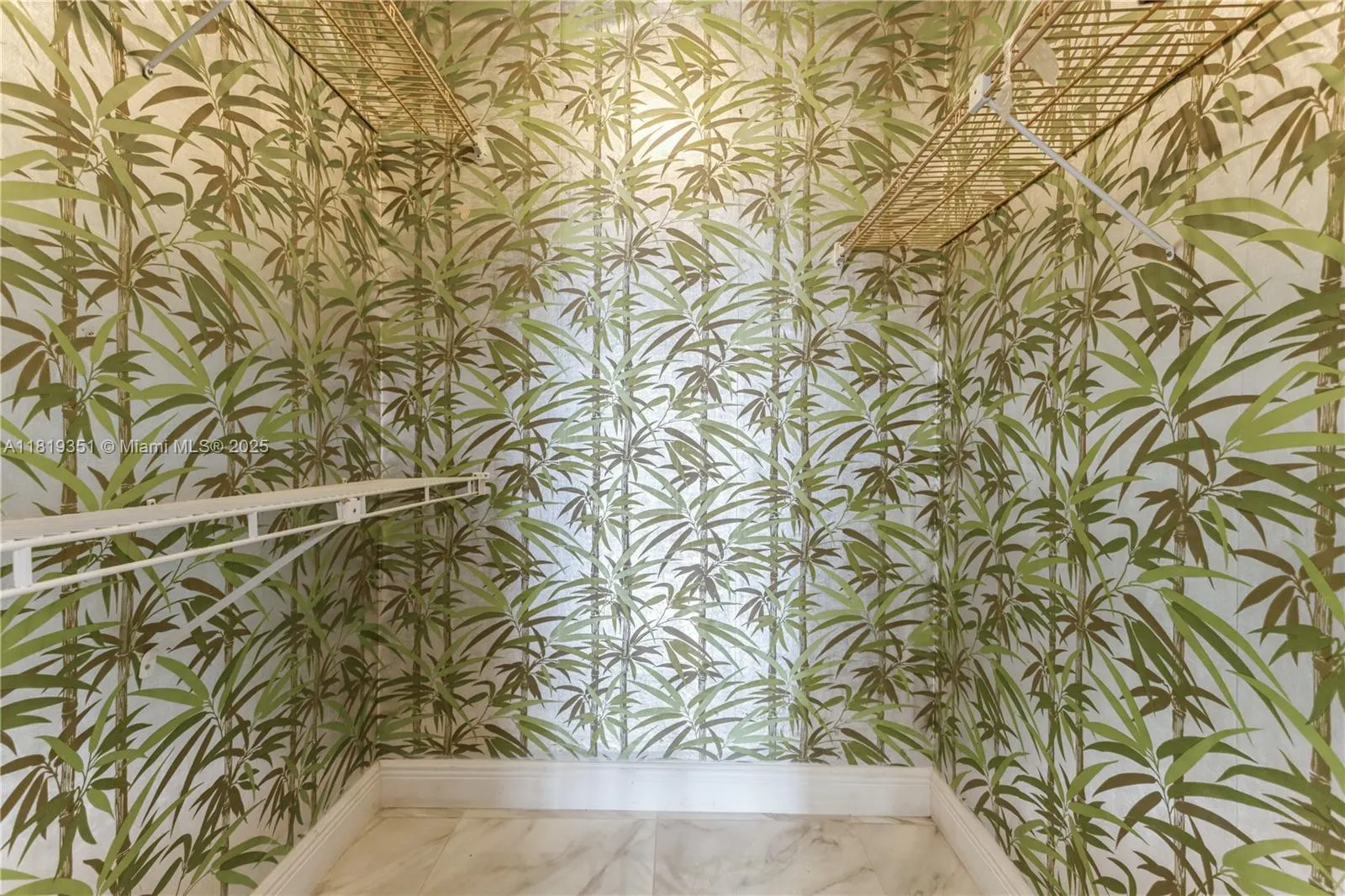 9273 Collins Ave, #1101