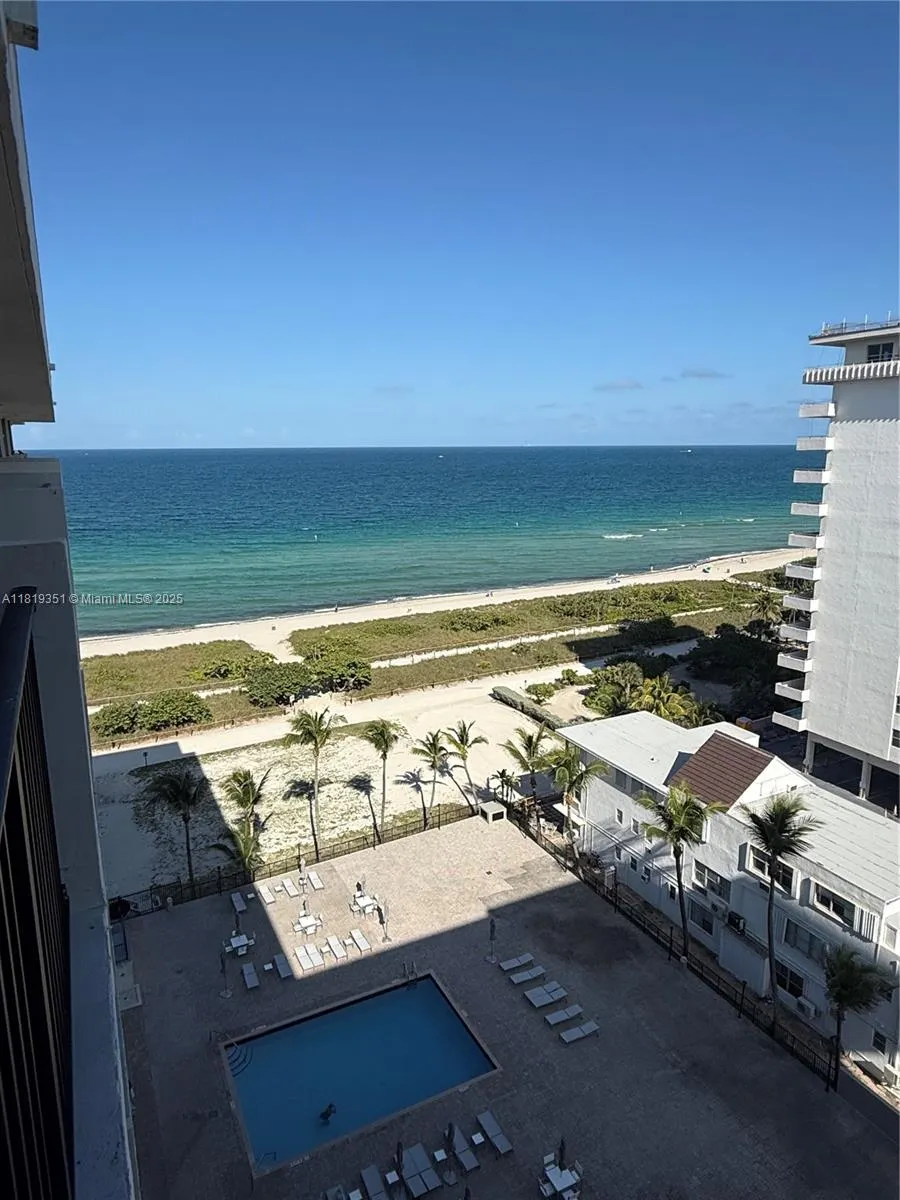 9273 Collins Ave, #1101