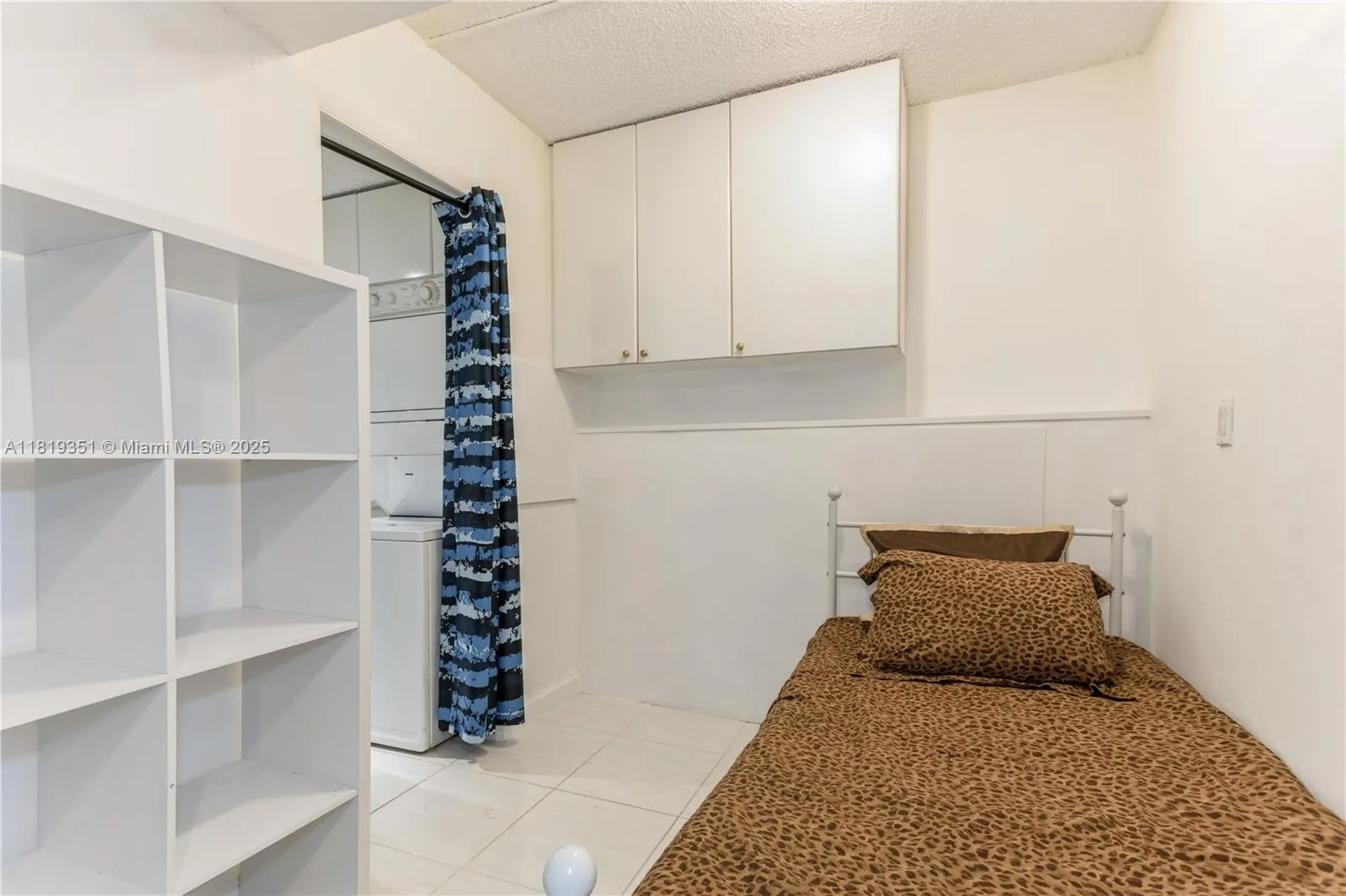 9273 Collins Ave, #1101