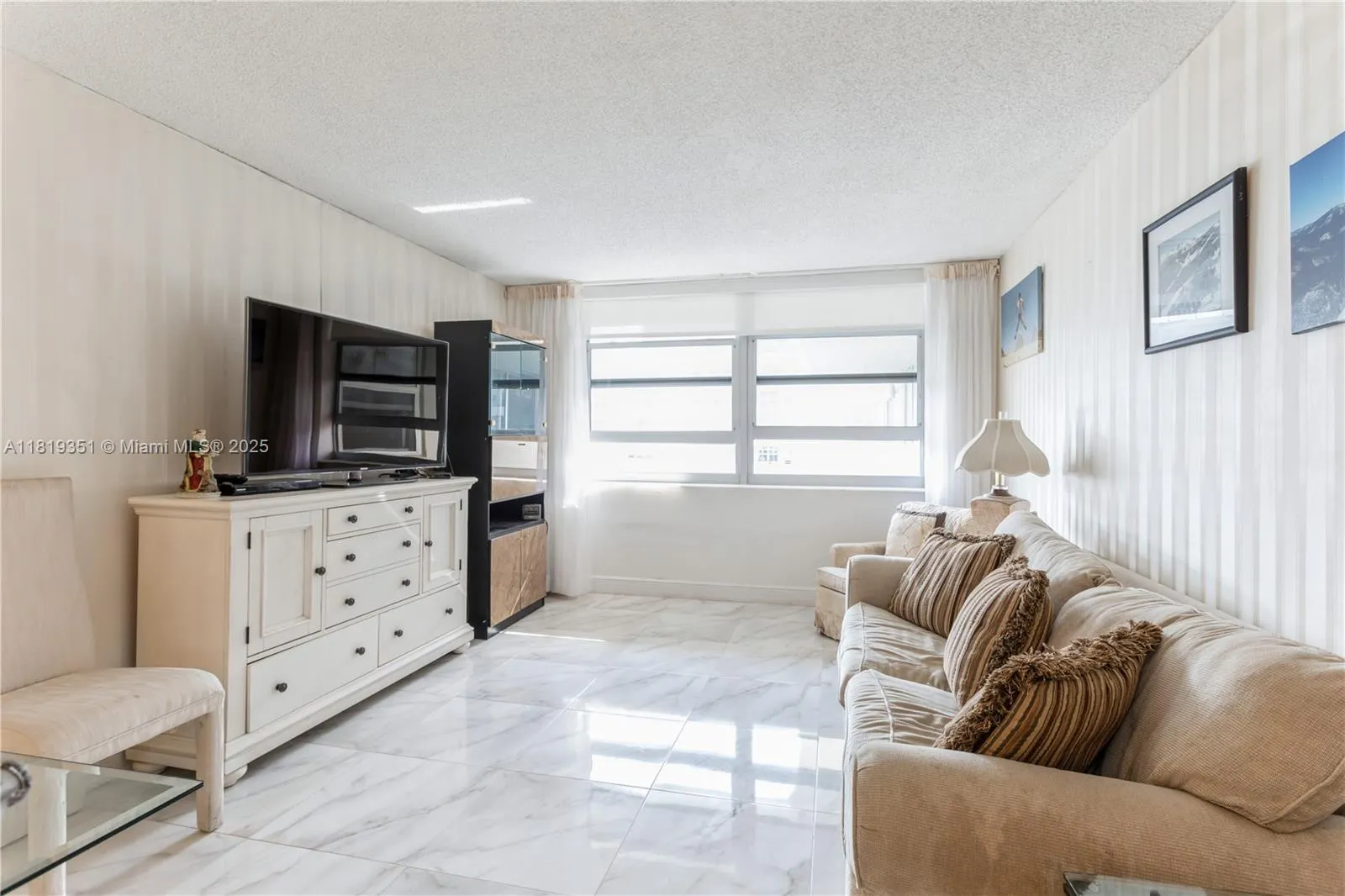 9273 Collins Ave, #1101