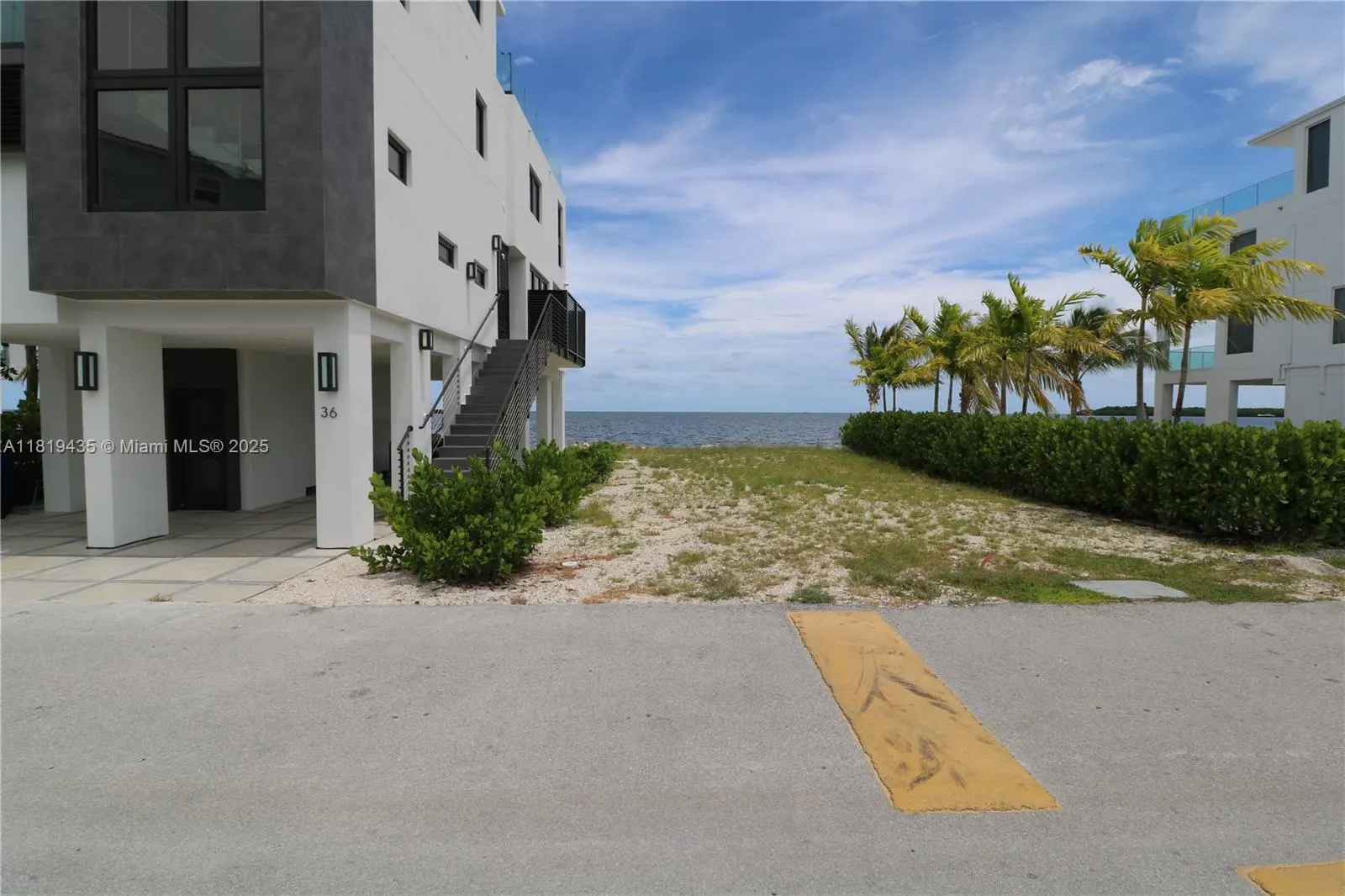 94825 Overseas Hwy #35