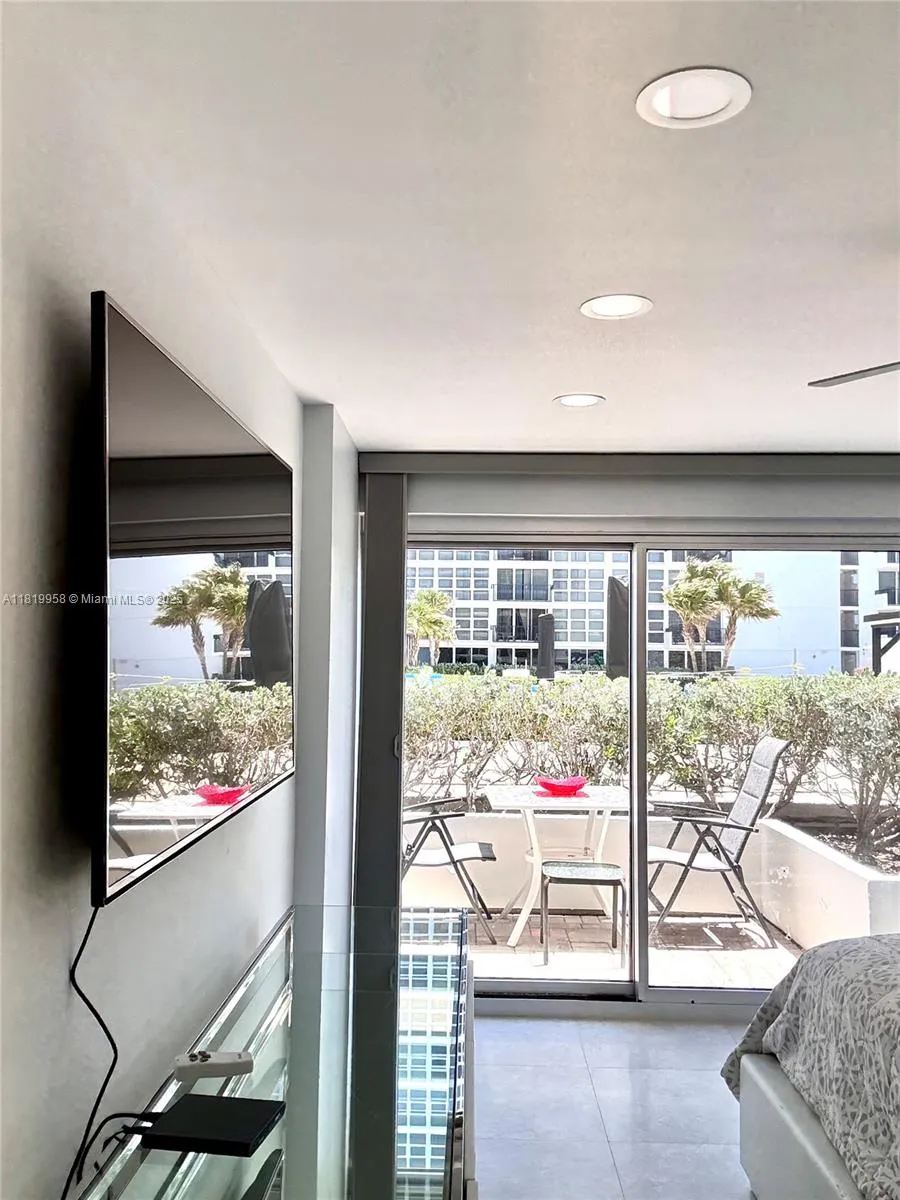 531 N Ocean Blvd, #404