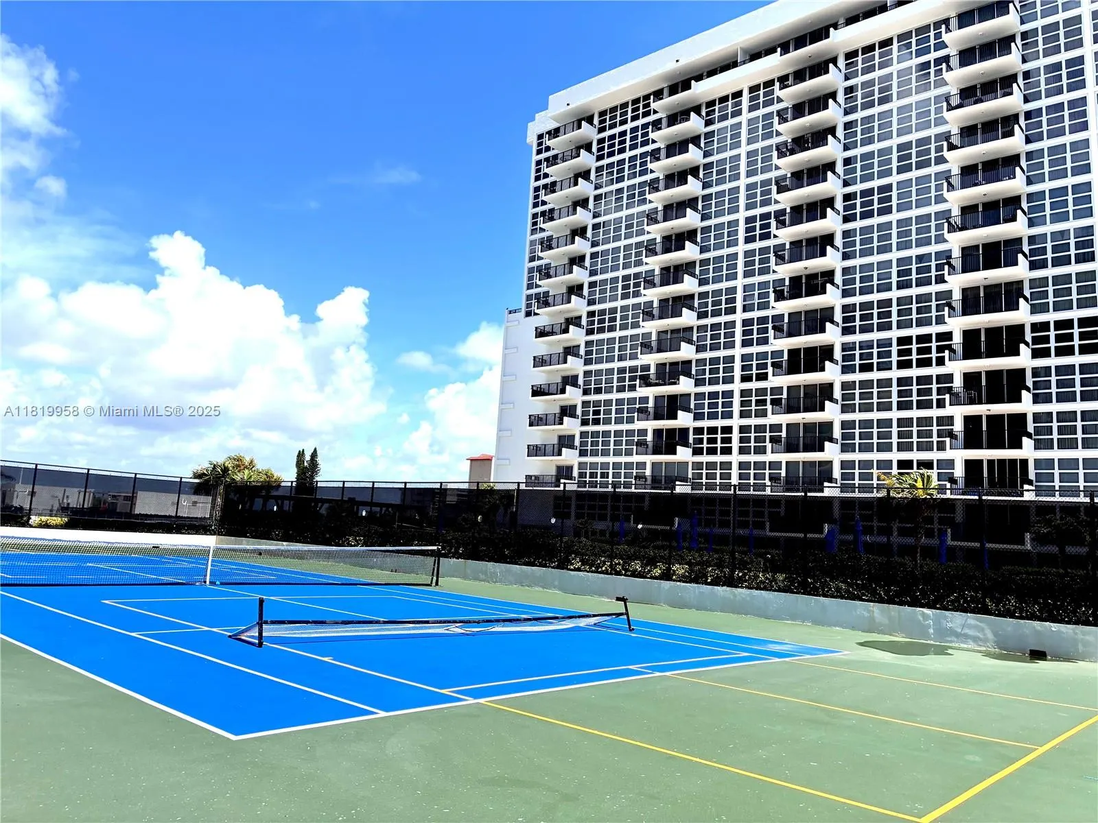 531 N Ocean Blvd, #404