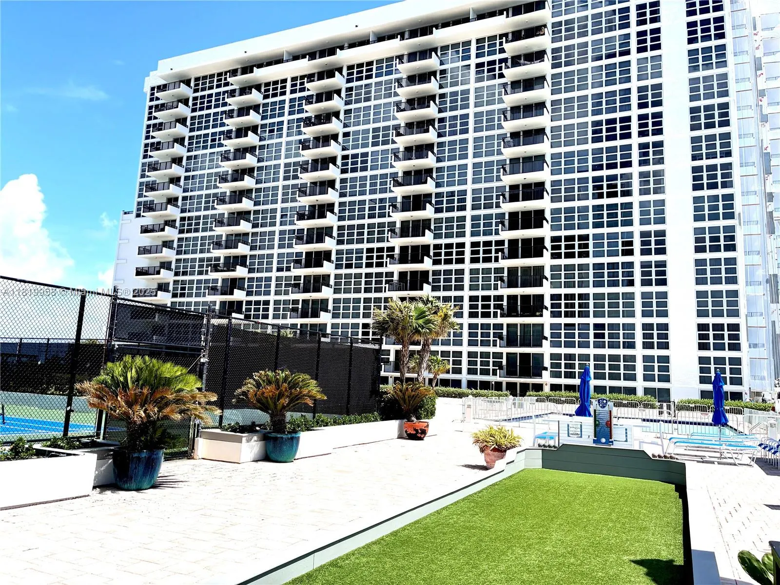 531 N Ocean Blvd, #404