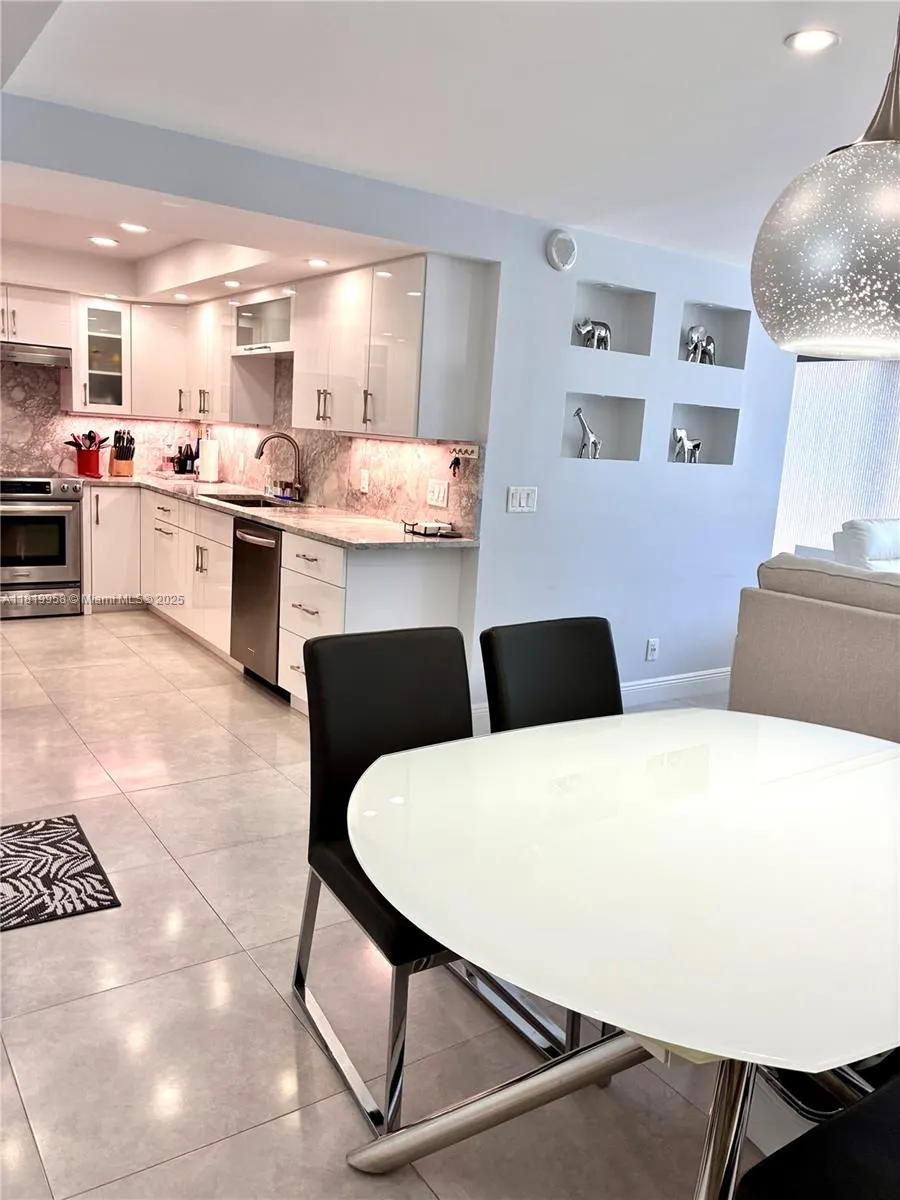 531 N Ocean Blvd, #404