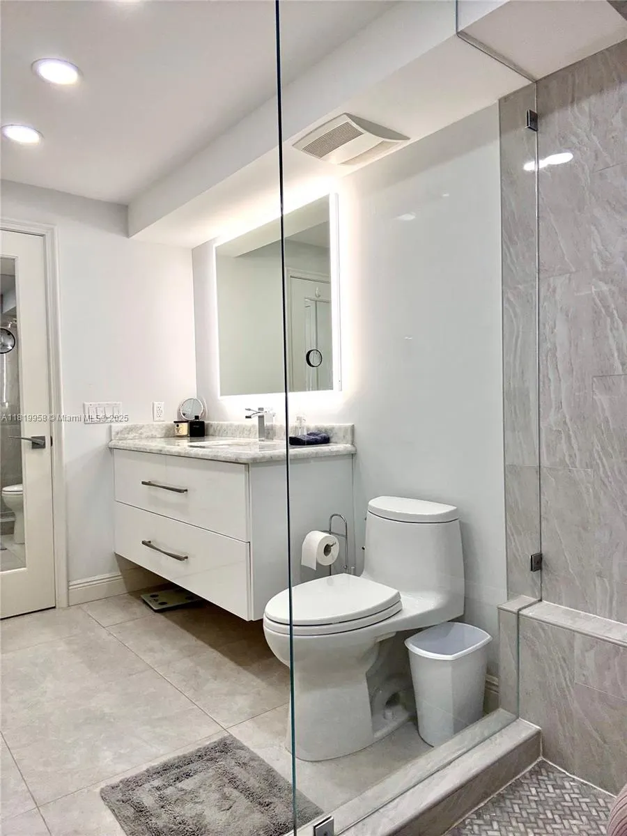 531 N Ocean Blvd, #404