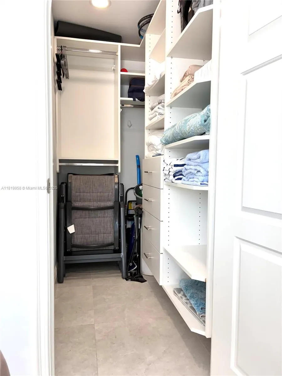 531 N Ocean Blvd, #404