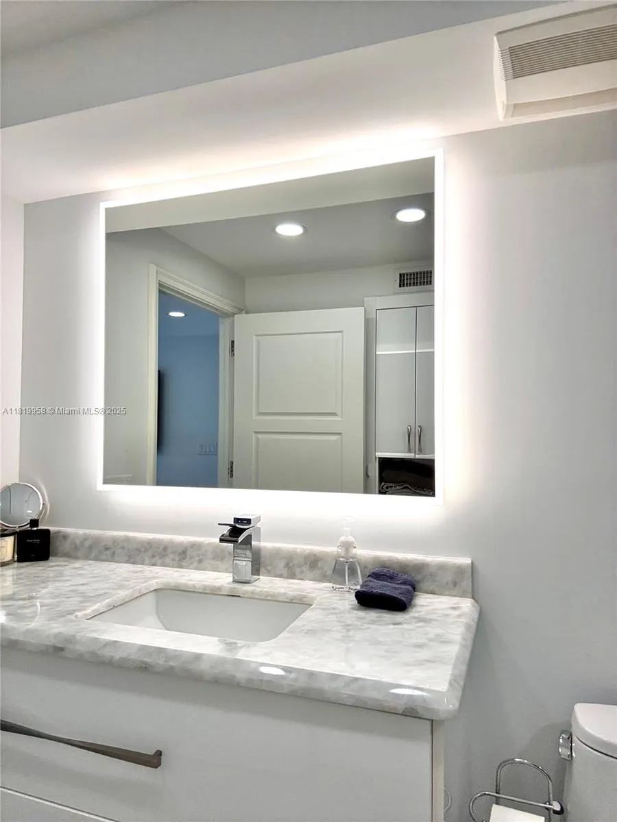531 N Ocean Blvd, #404