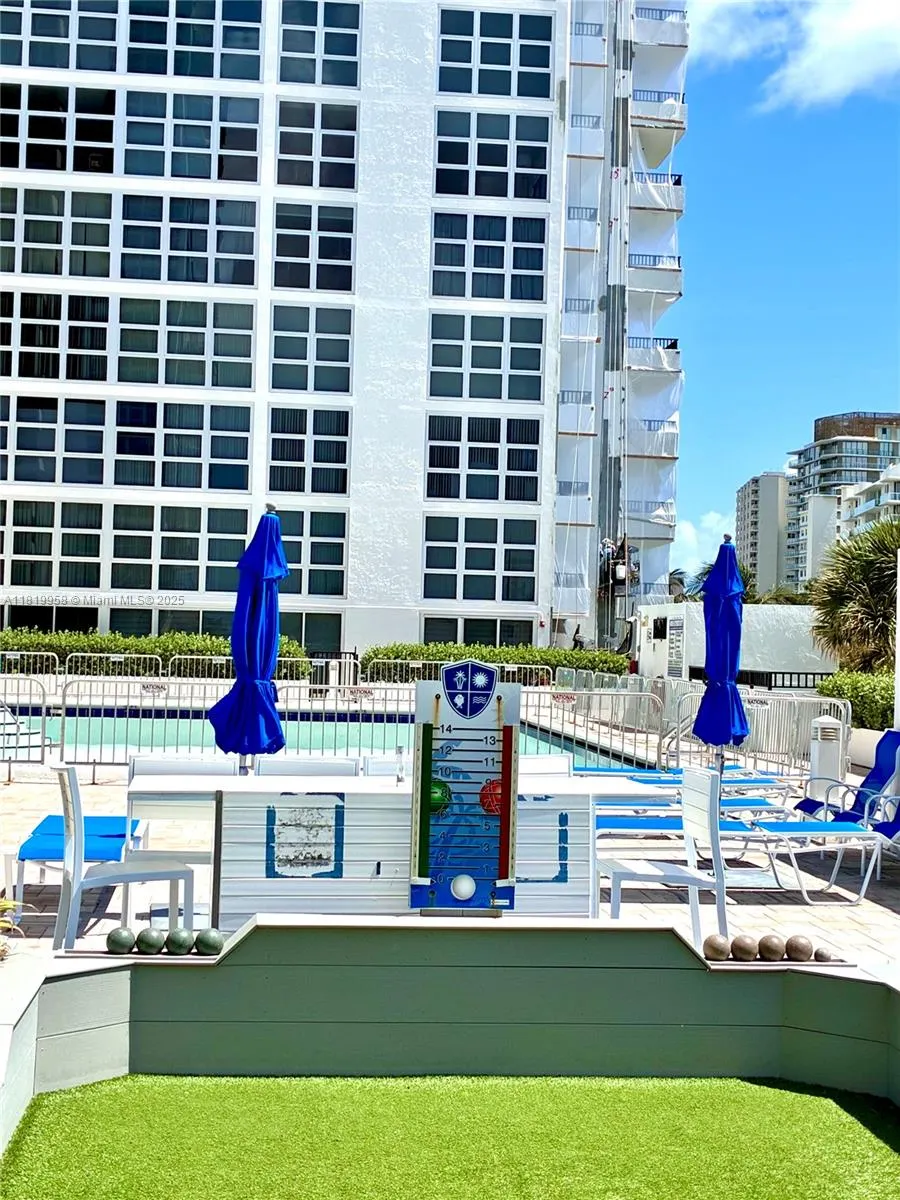 531 N Ocean Blvd, #404