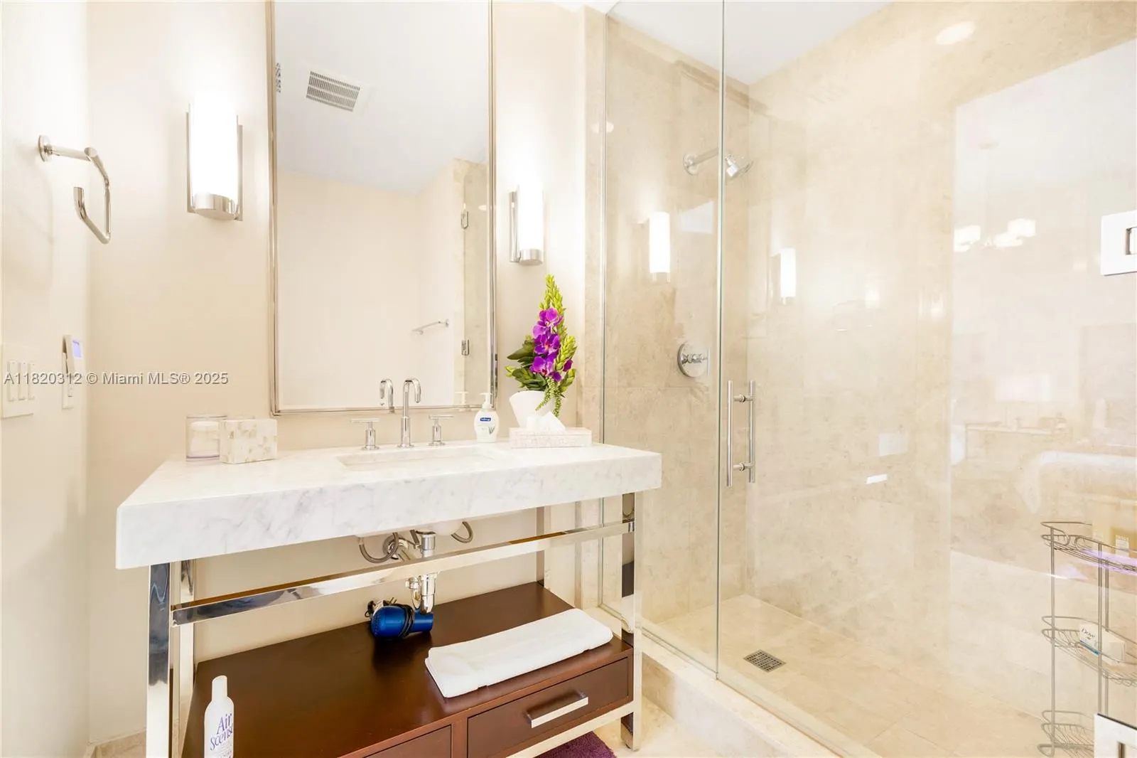 9705 Collins Ave, #1101N