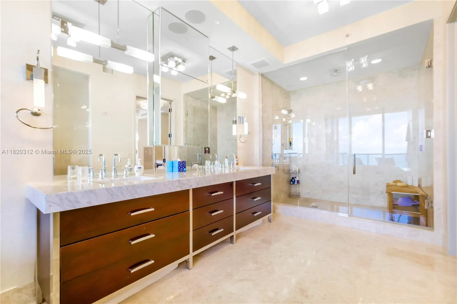 9705 Collins Ave, #1101N