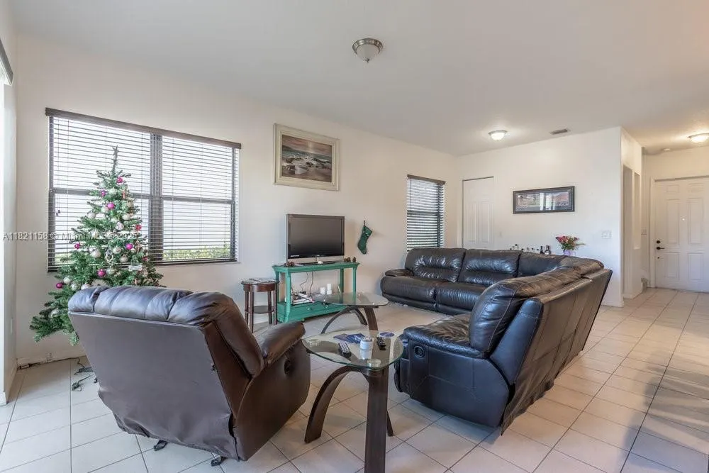 5467 Ferris Ave