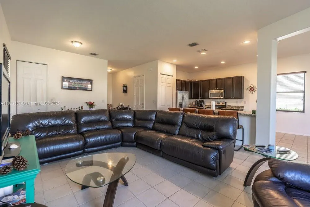 5467 Ferris Ave
