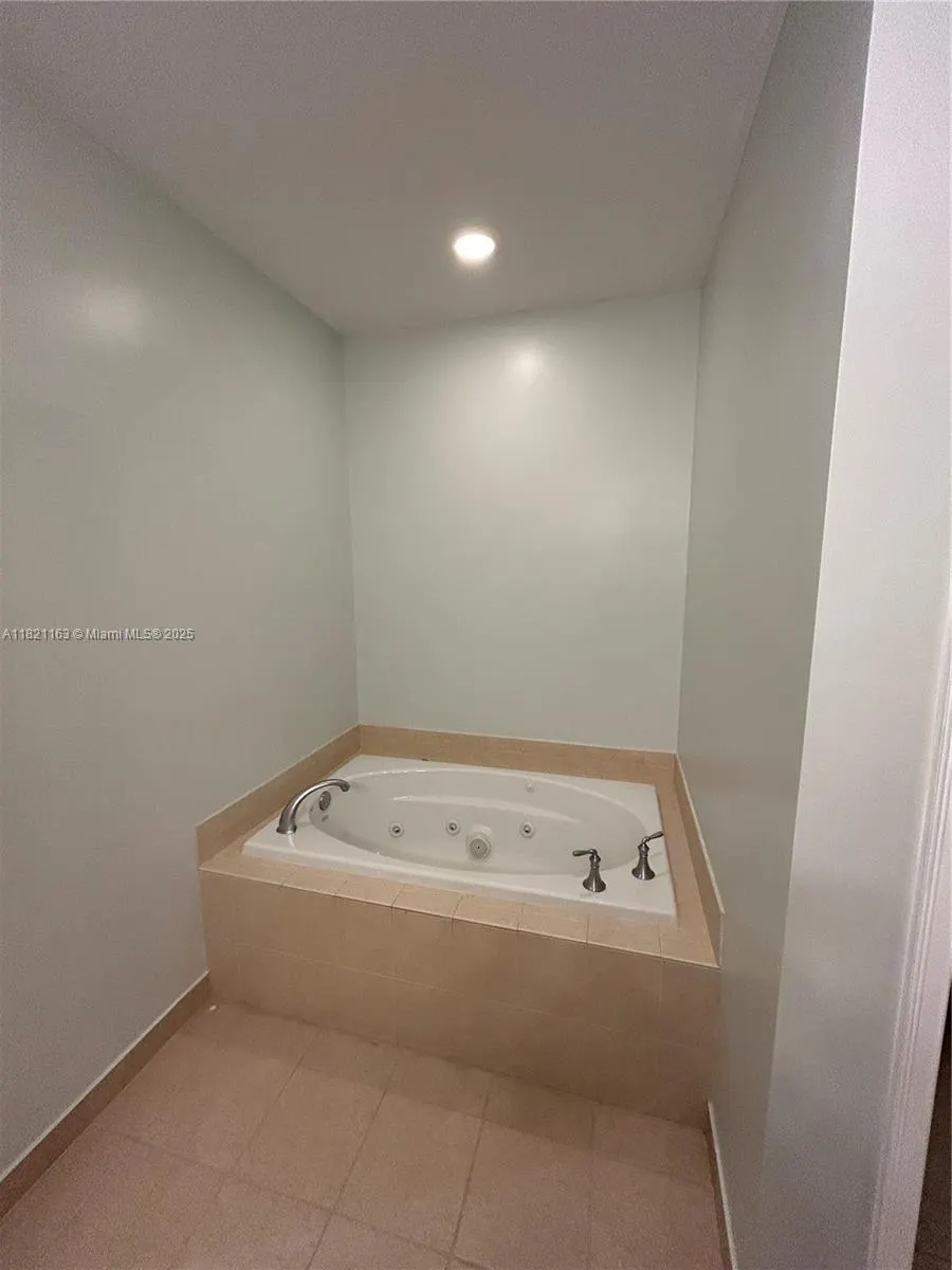 2837 Hidden Harbour Ct
