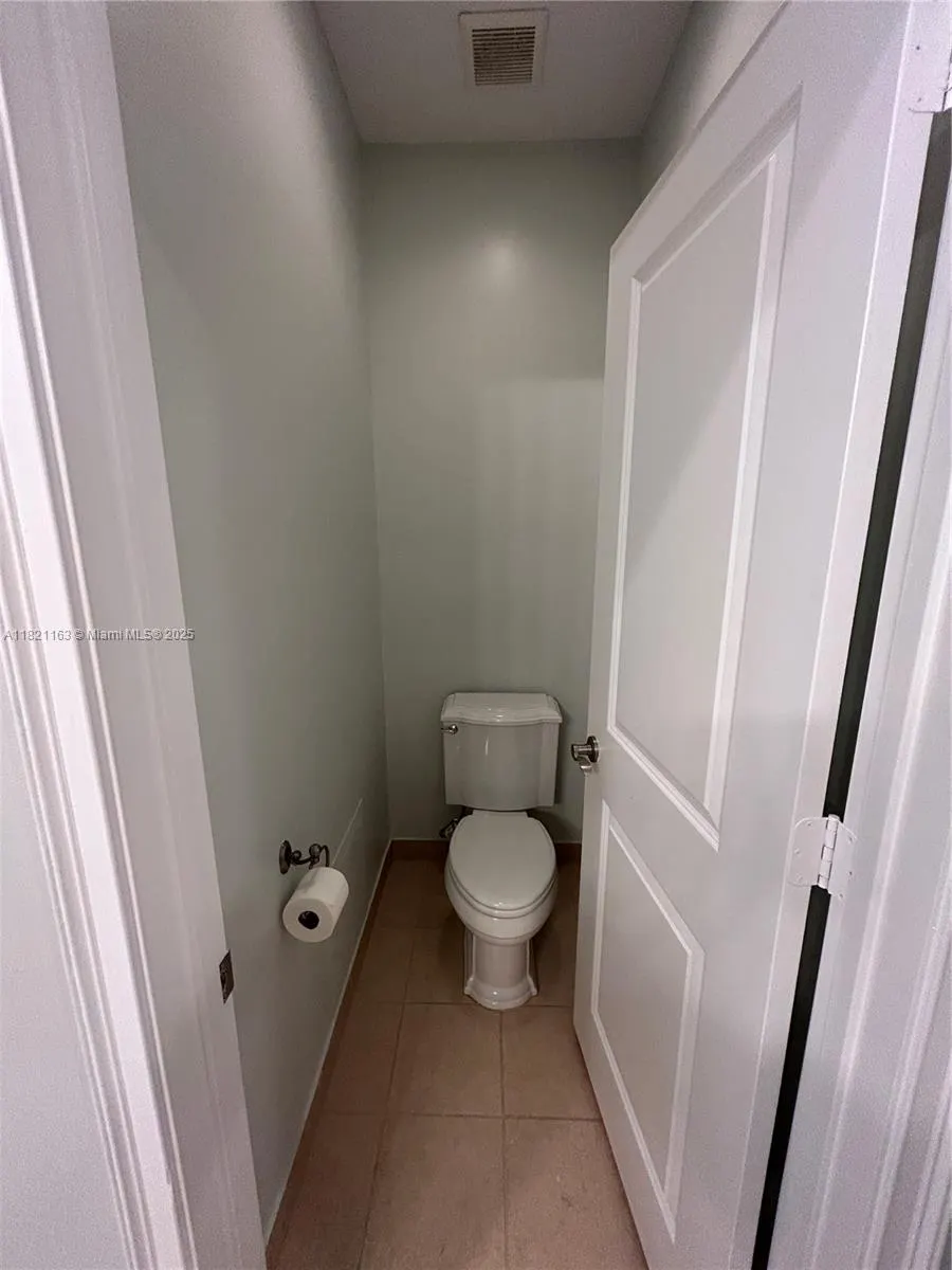2837 Hidden Harbour Ct