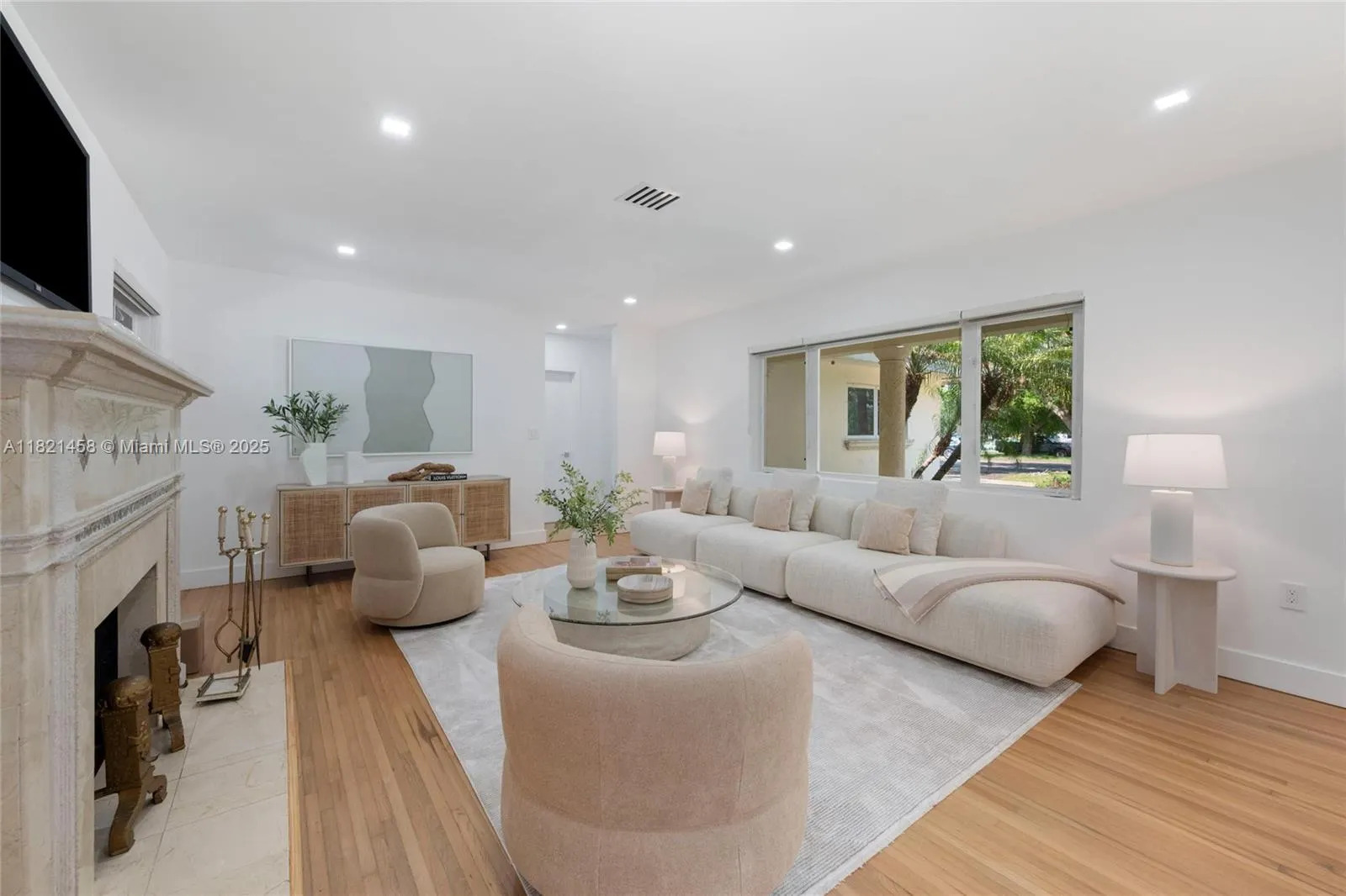 5211 Granada Blvd