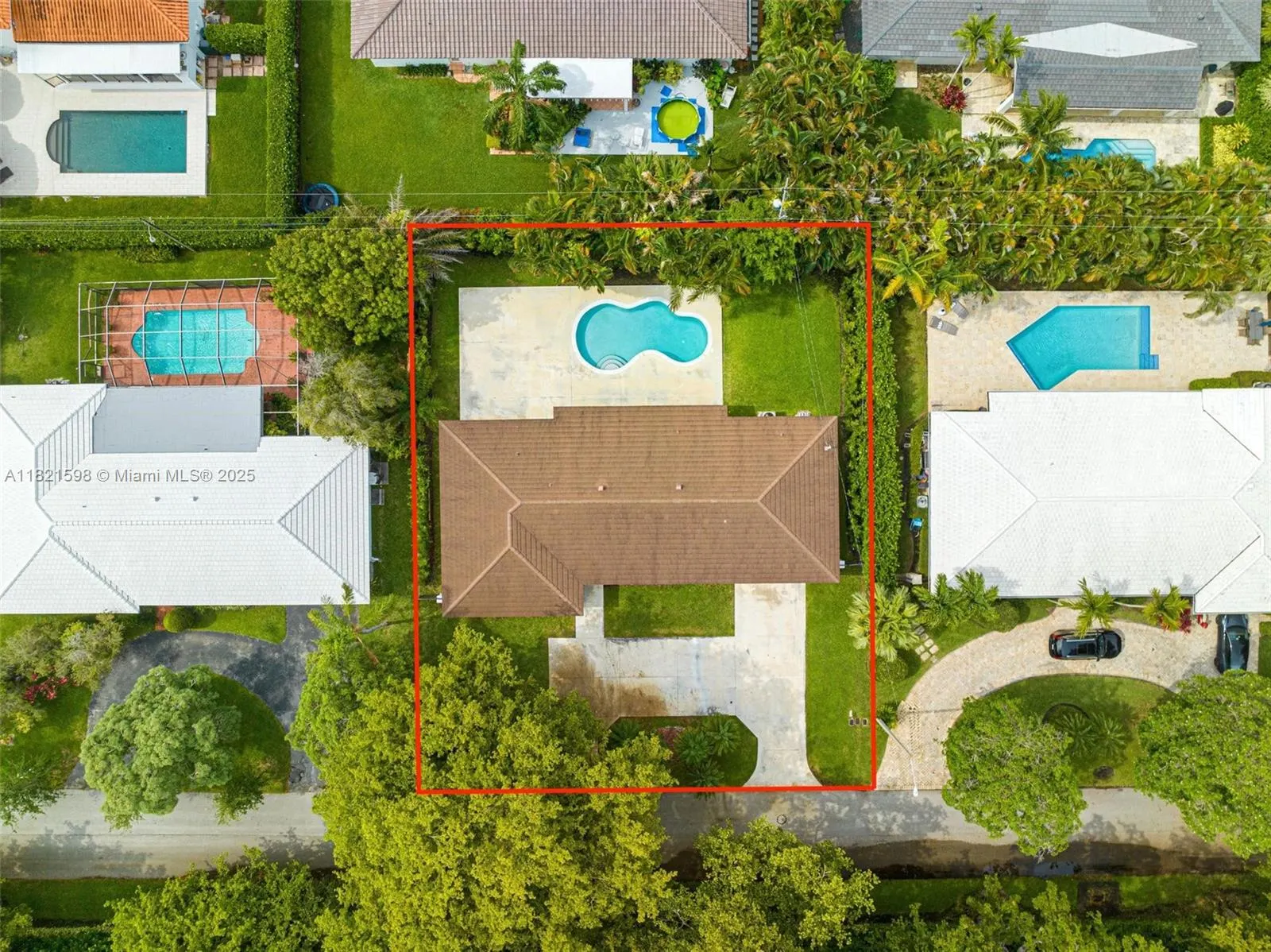 1460 Campamento Ave