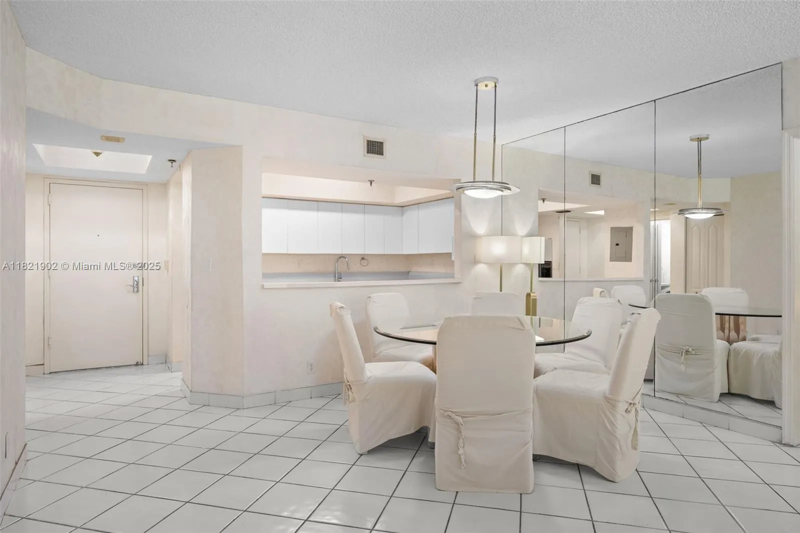 9455 Collins Ave, #305