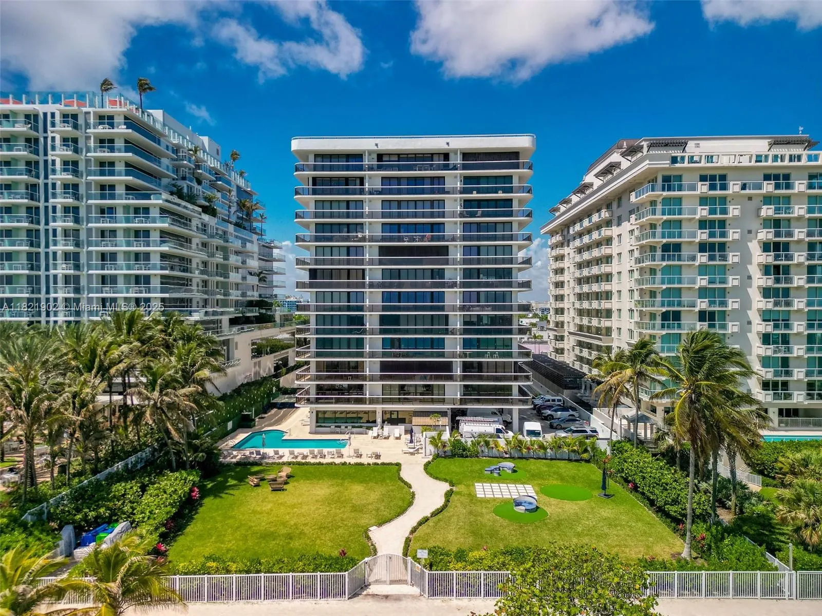 9455 Collins Ave, #305