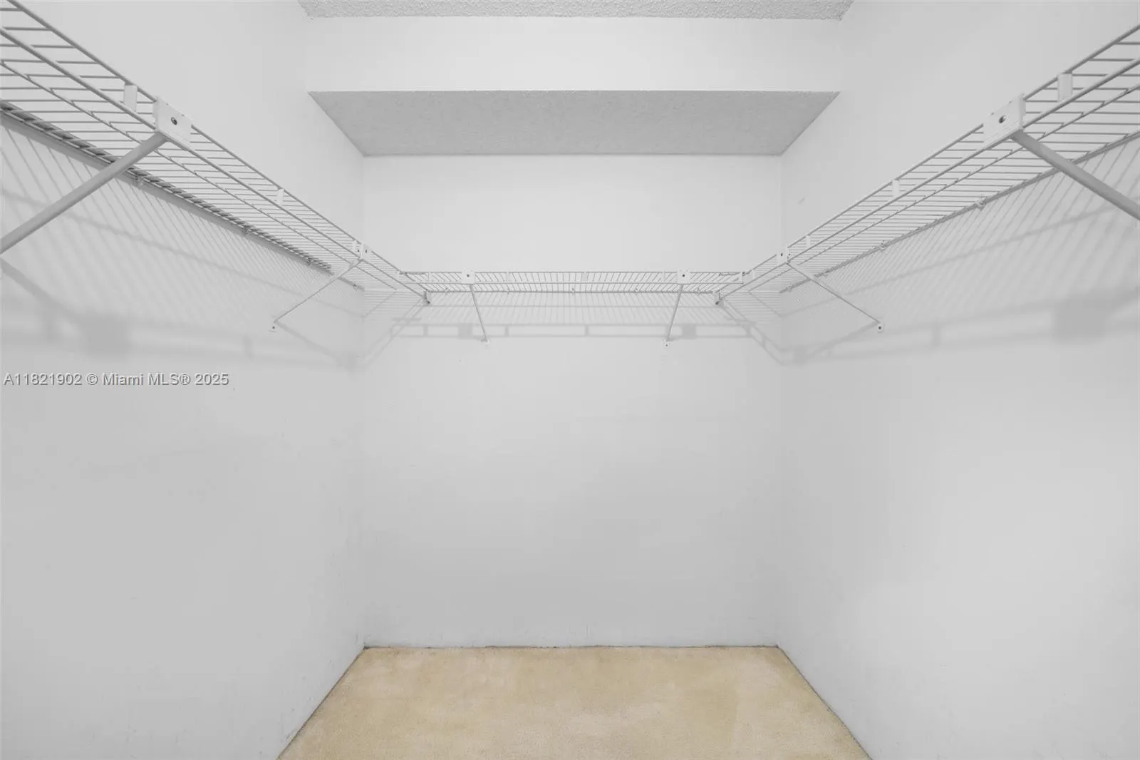 9455 Collins Ave, #305