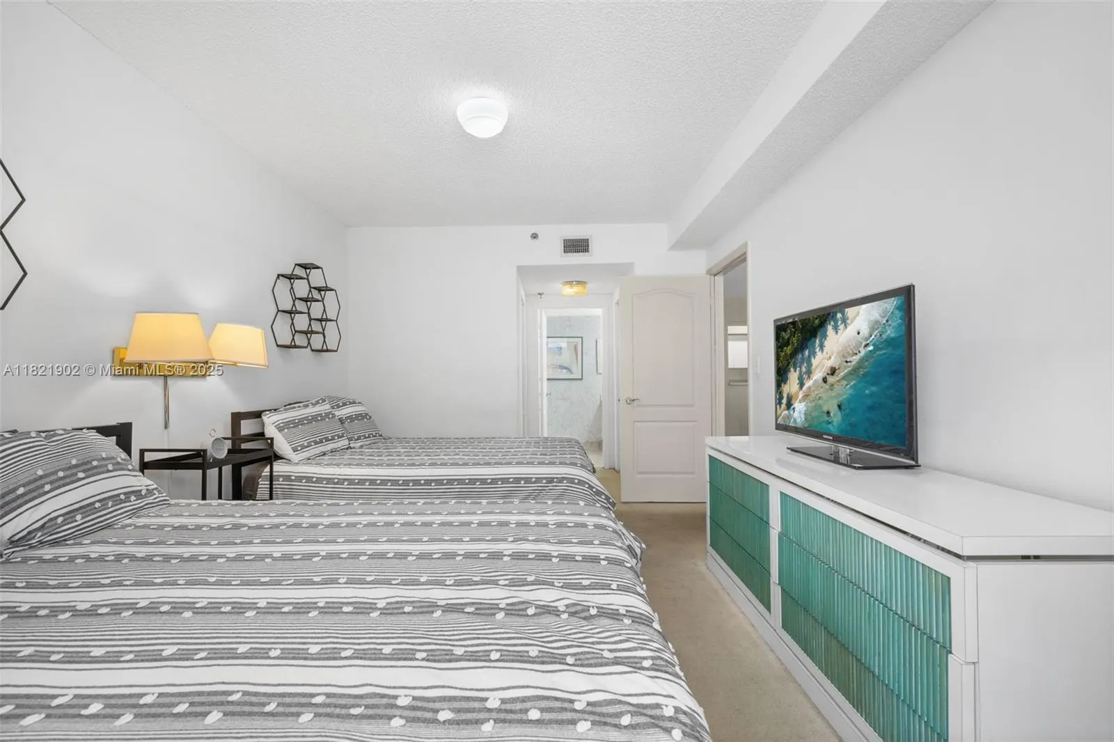 9455 Collins Ave, #305