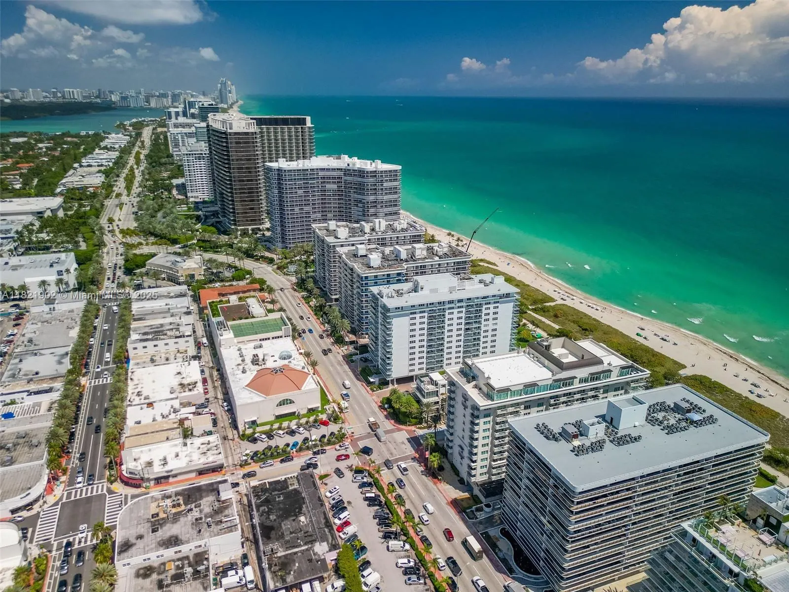 9455 Collins Ave, #305