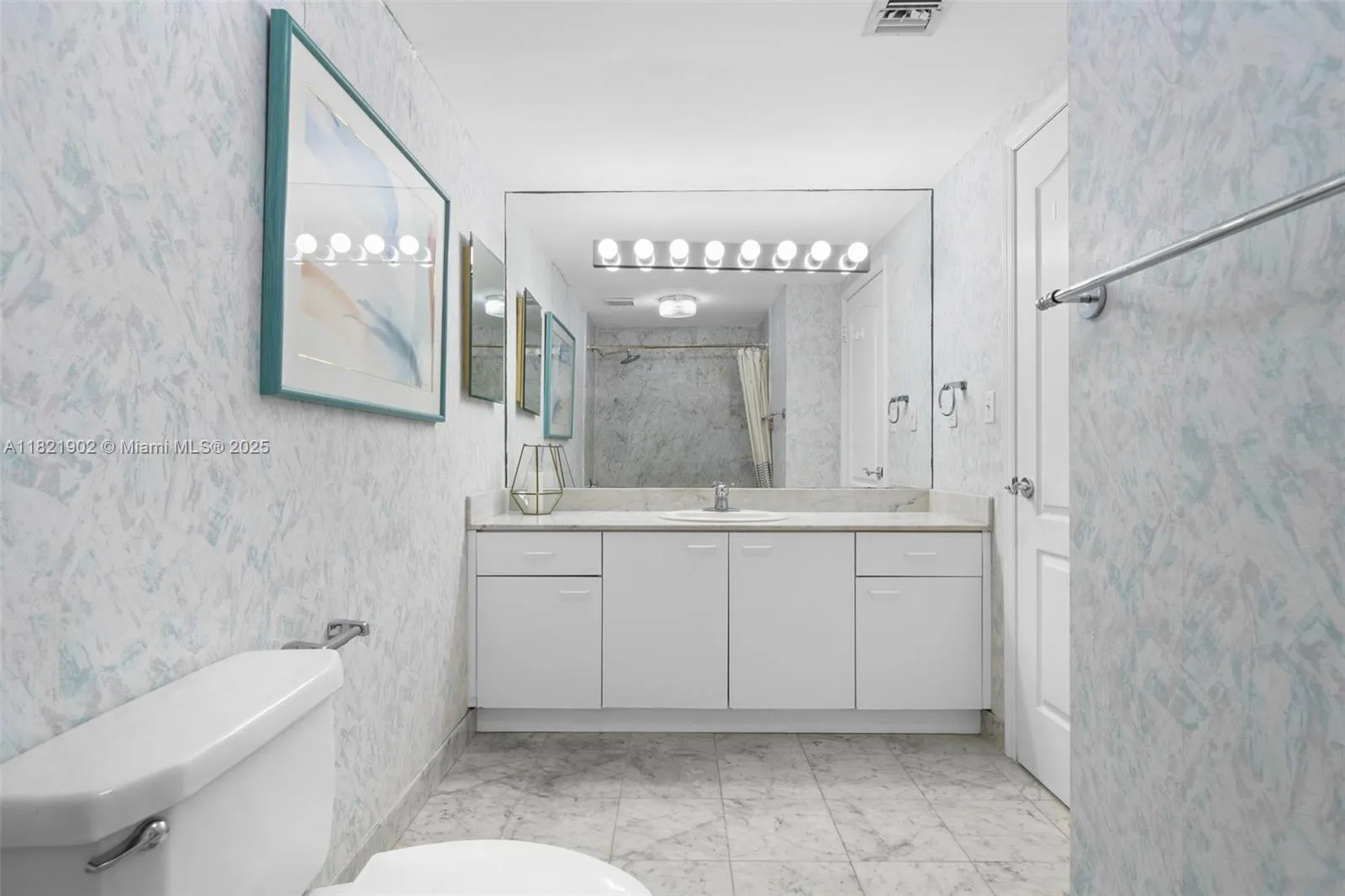 9455 Collins Ave, #305