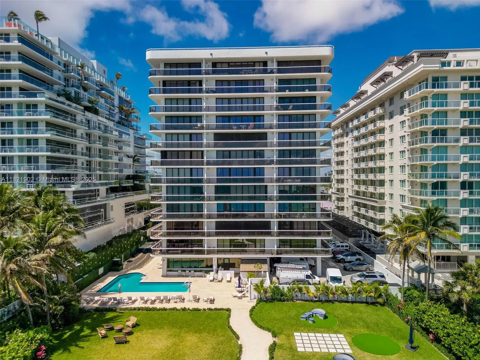9455 Collins Ave, #305
