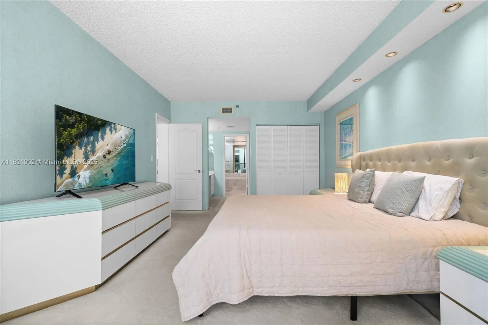9455 Collins Ave, #305