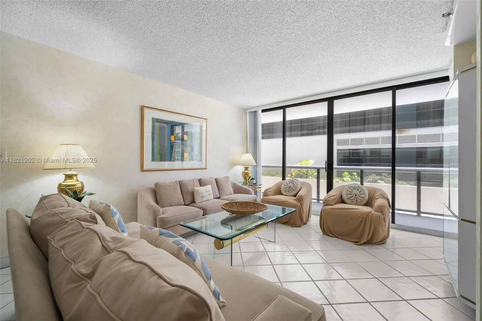 9455 Collins Ave, #305