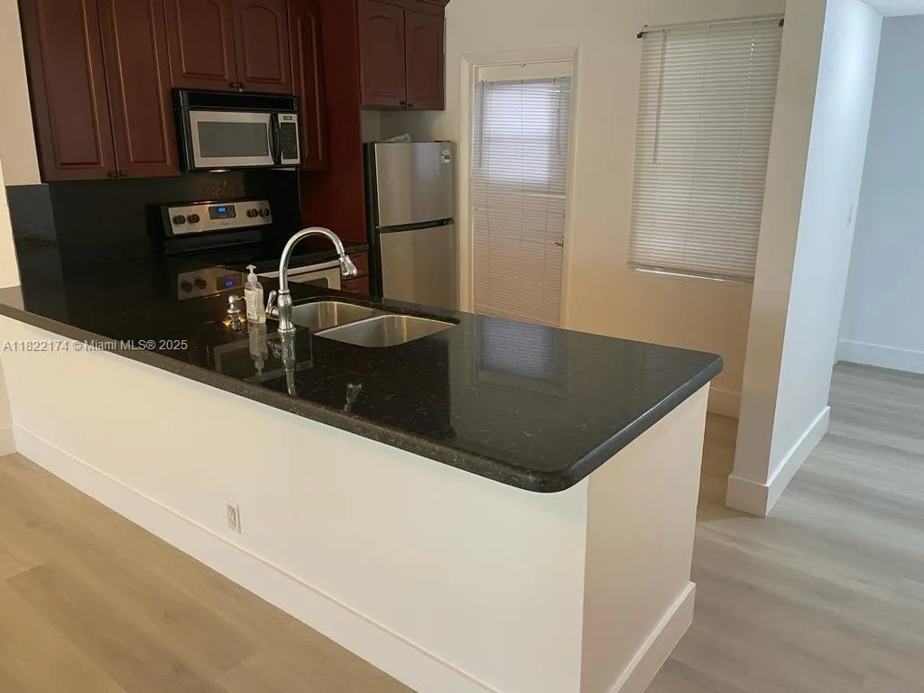 608 NE 2nd St, #133