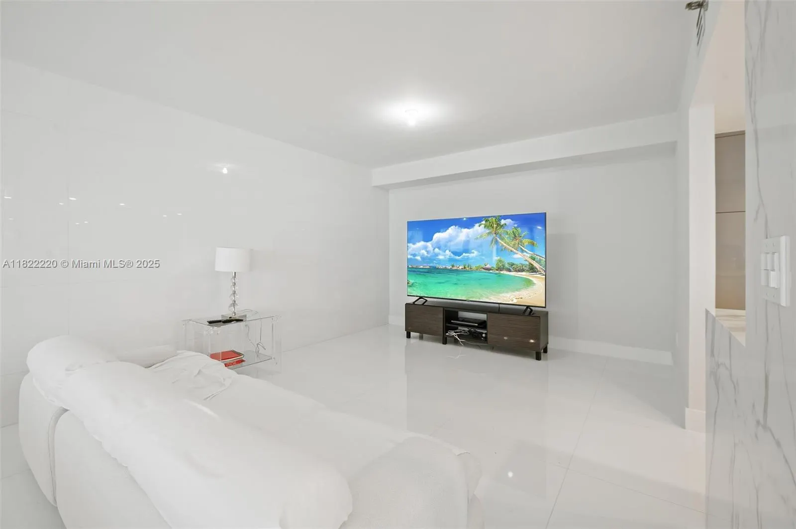 10205 Collins Ave, #1504