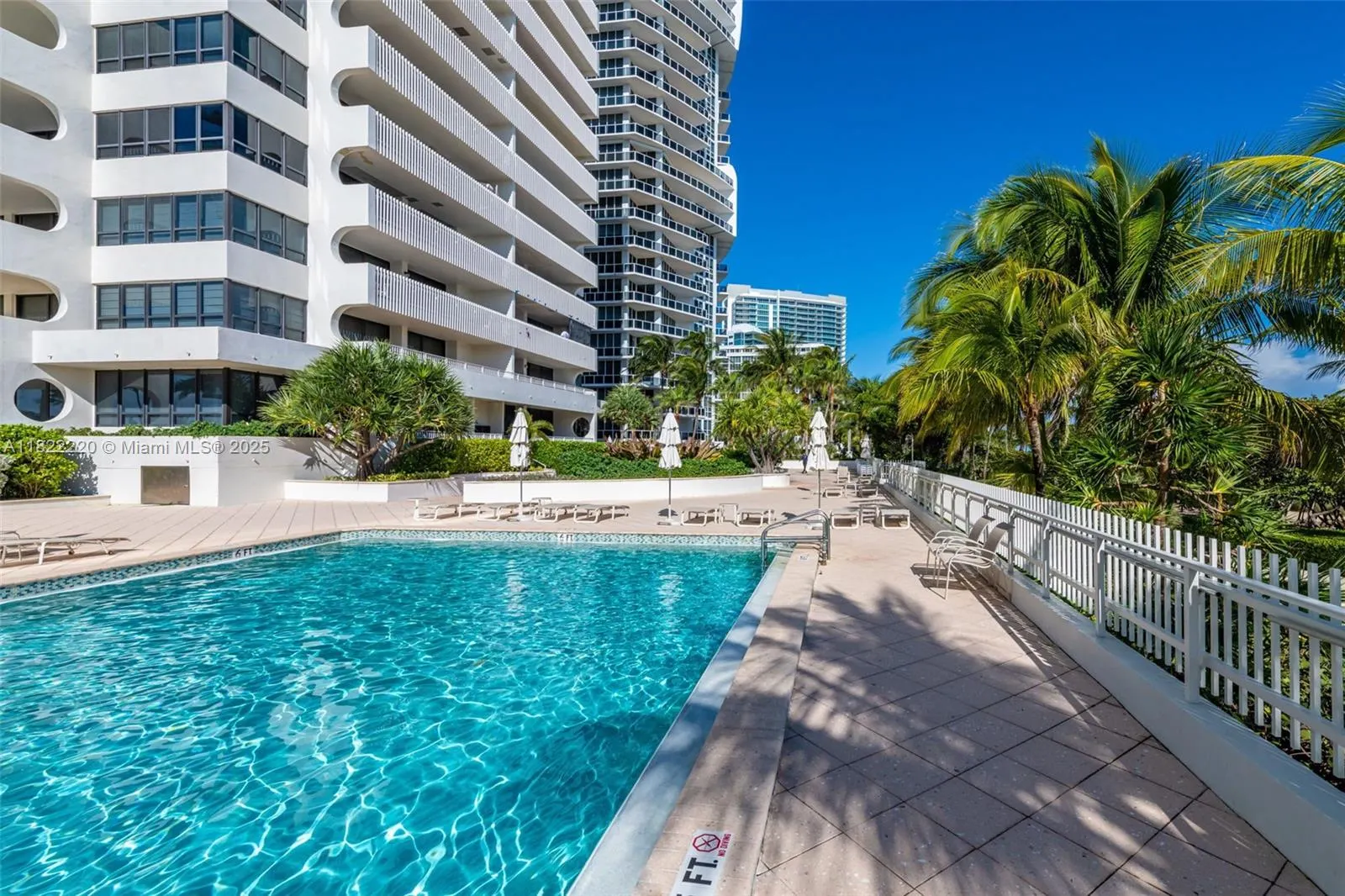 10205 Collins Ave, #1504